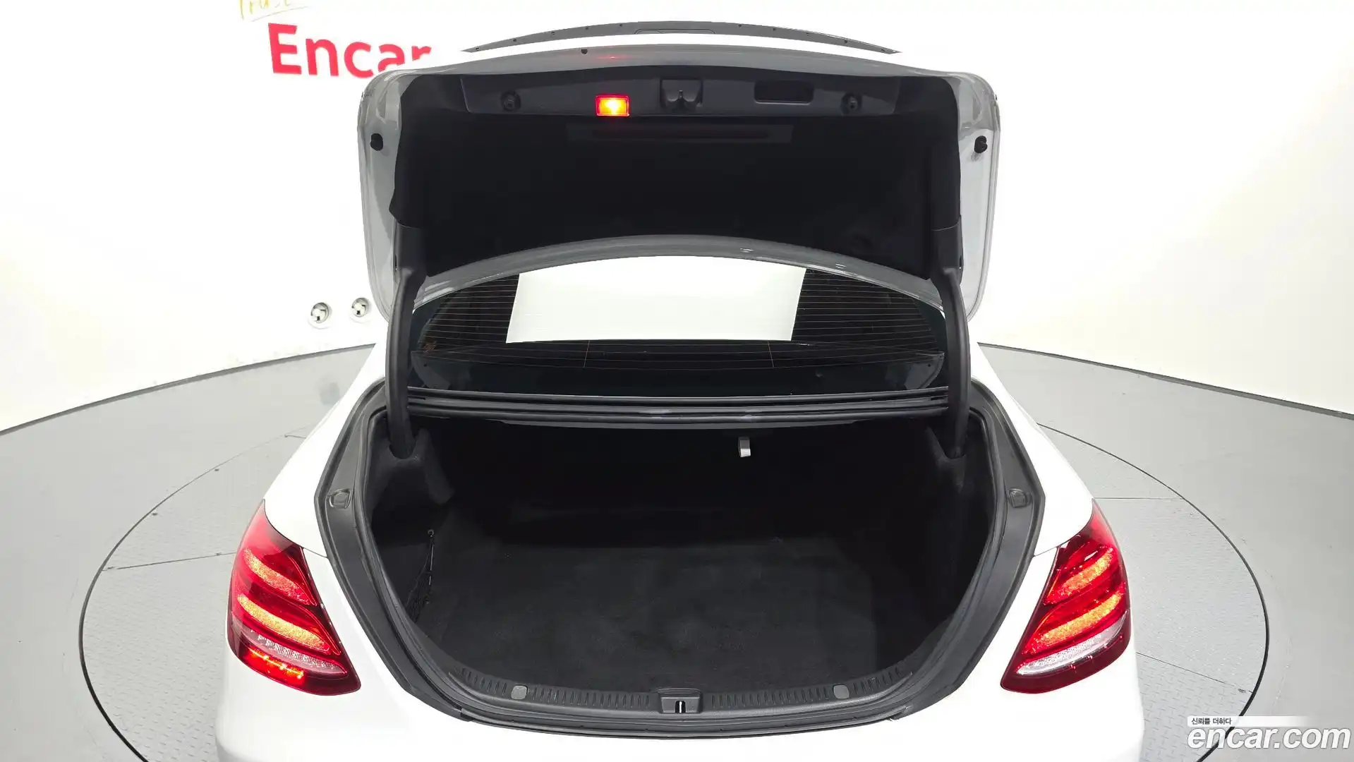 E-Class Mercedes-Benz 2018.0-OPTION-043