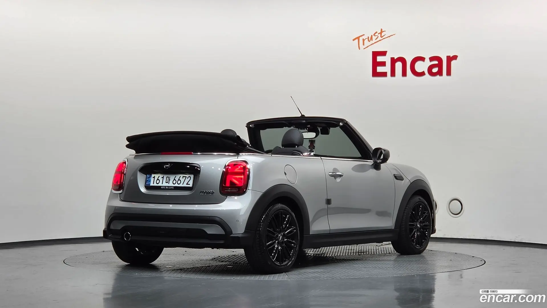 Main__Slider__Photo:Cooper Convertible Mini 2024.8-1