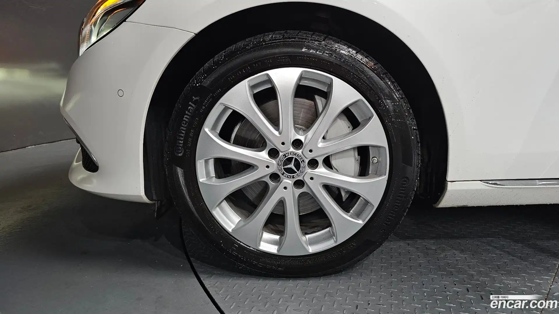 E-Class Mercedes-Benz 2019.8-OUTER-005