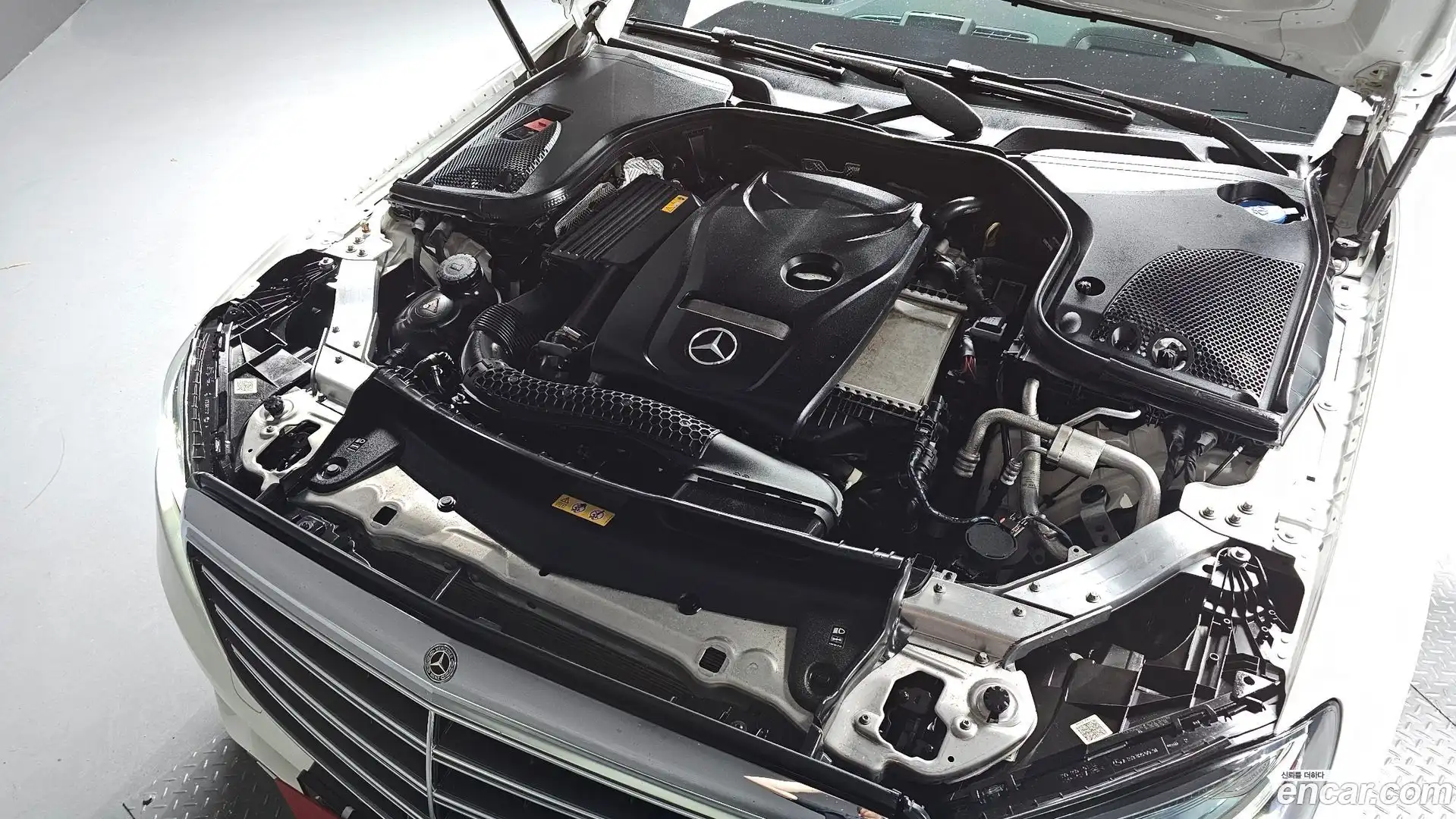 E-Class Mercedes-Benz 2019.8-OUTER-006