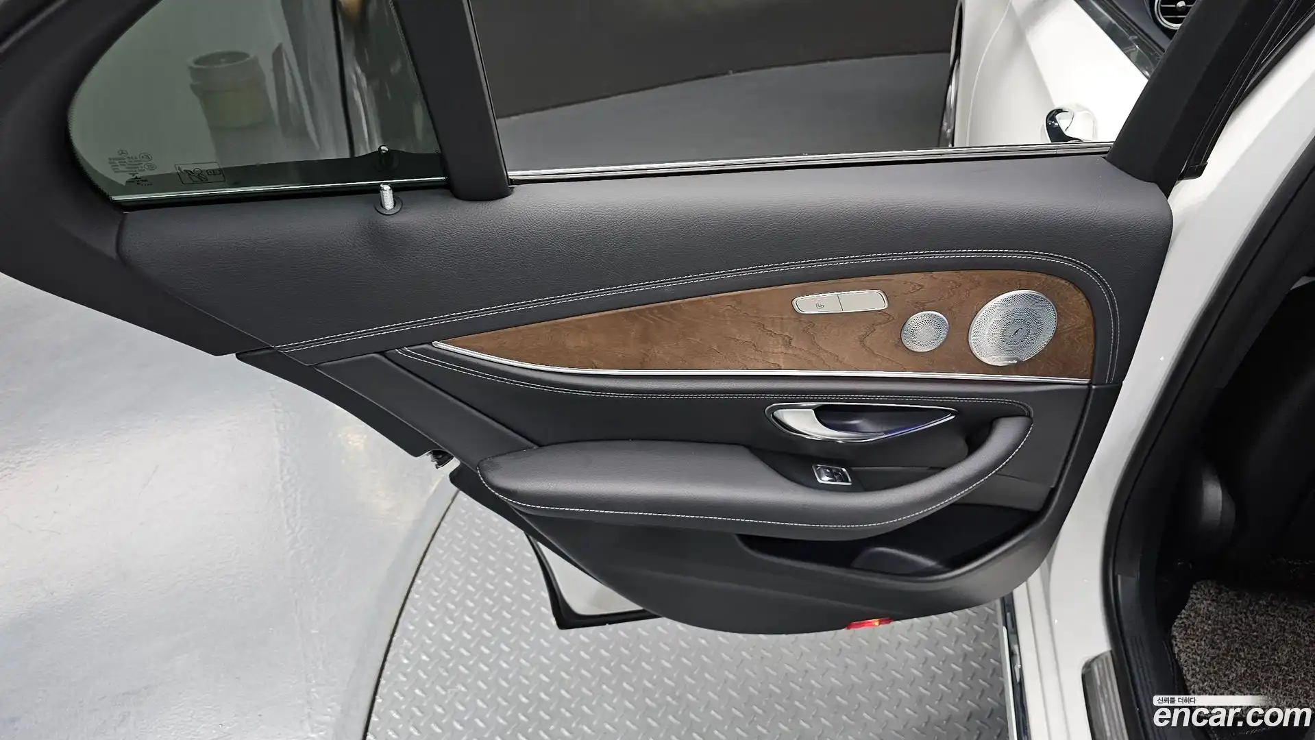 E-Class Mercedes-Benz 2019.8-INNER-035