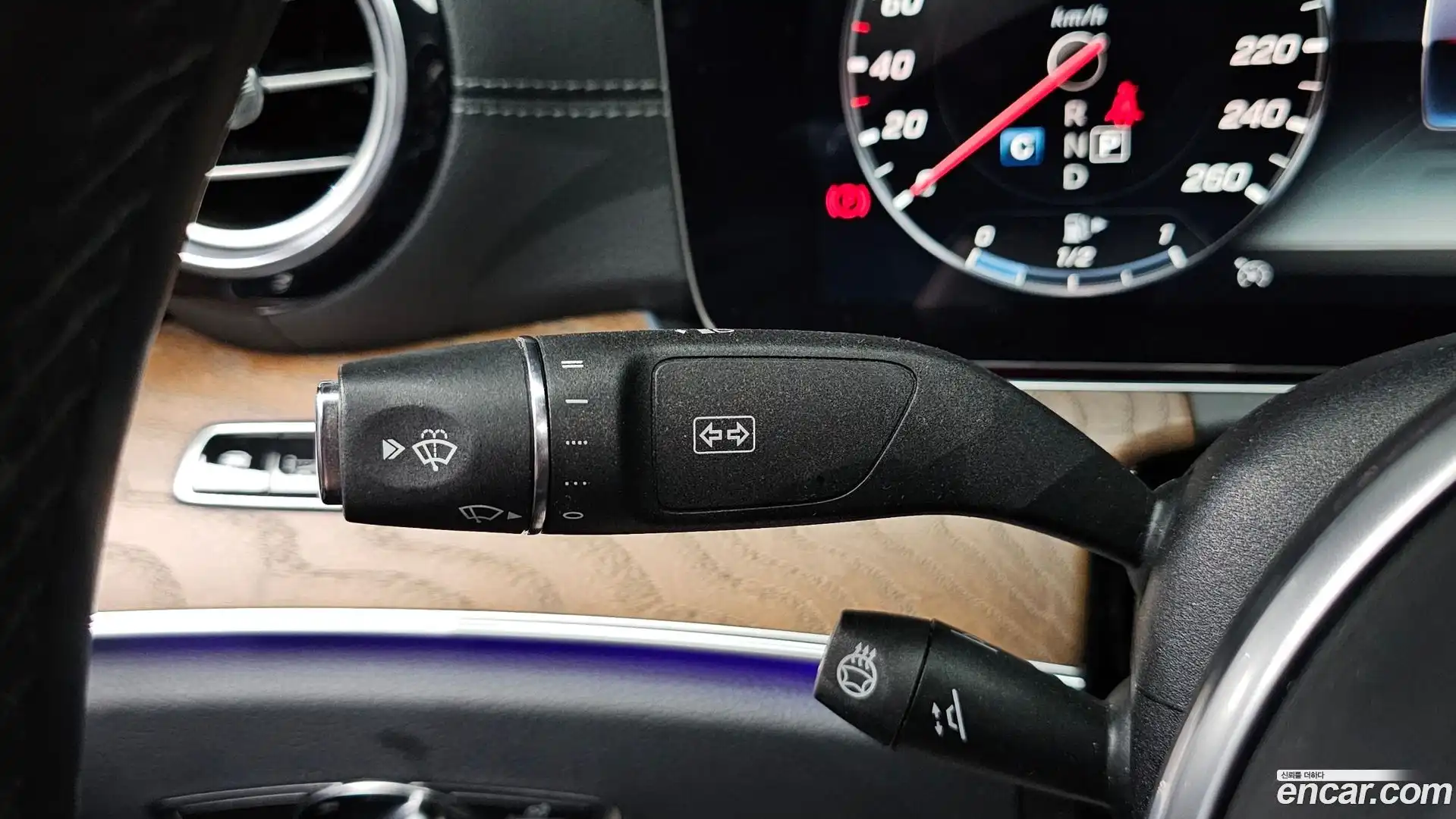 E-Class Mercedes-Benz 2019.8-OPTION-044