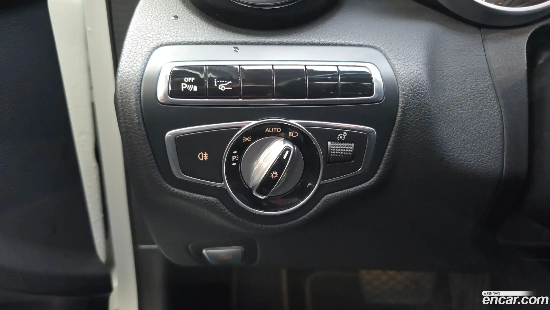 C-Class Mercedes-Benz 2015.8-OPTION-021