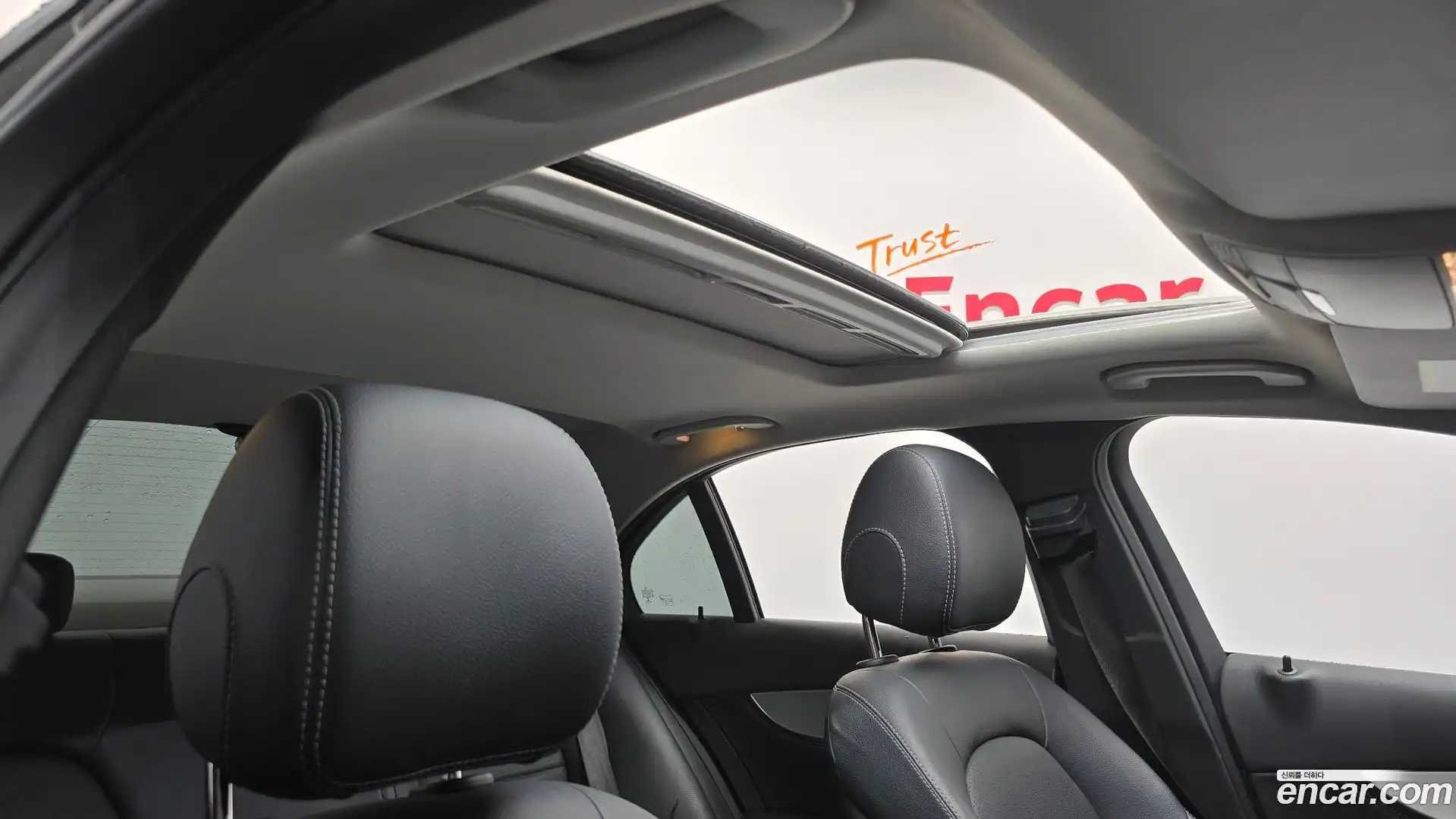 C-Class Mercedes-Benz 2015.8-OPTION-023