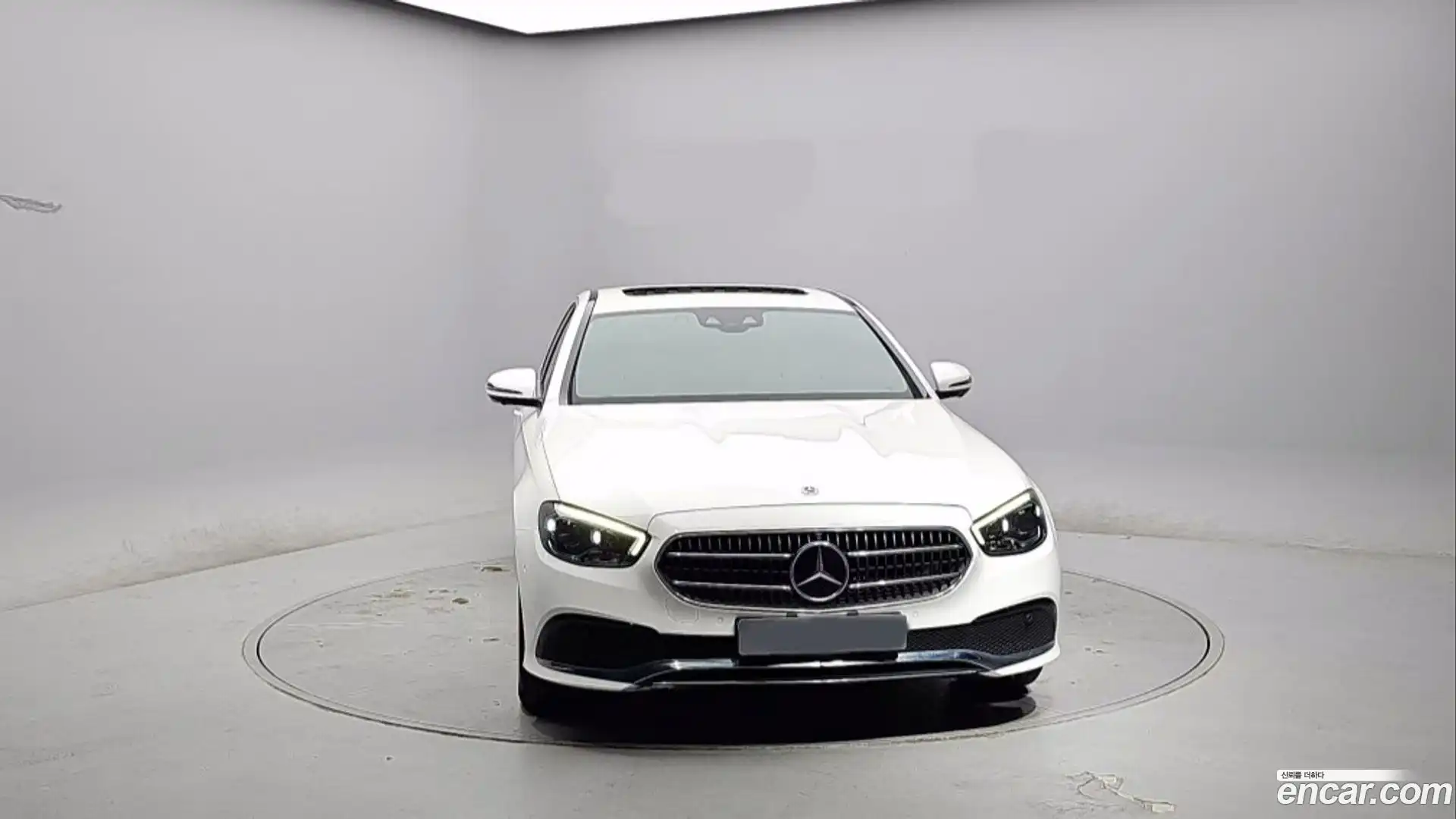 E-Class Mercedes-Benz 2022.4-OUTER-002