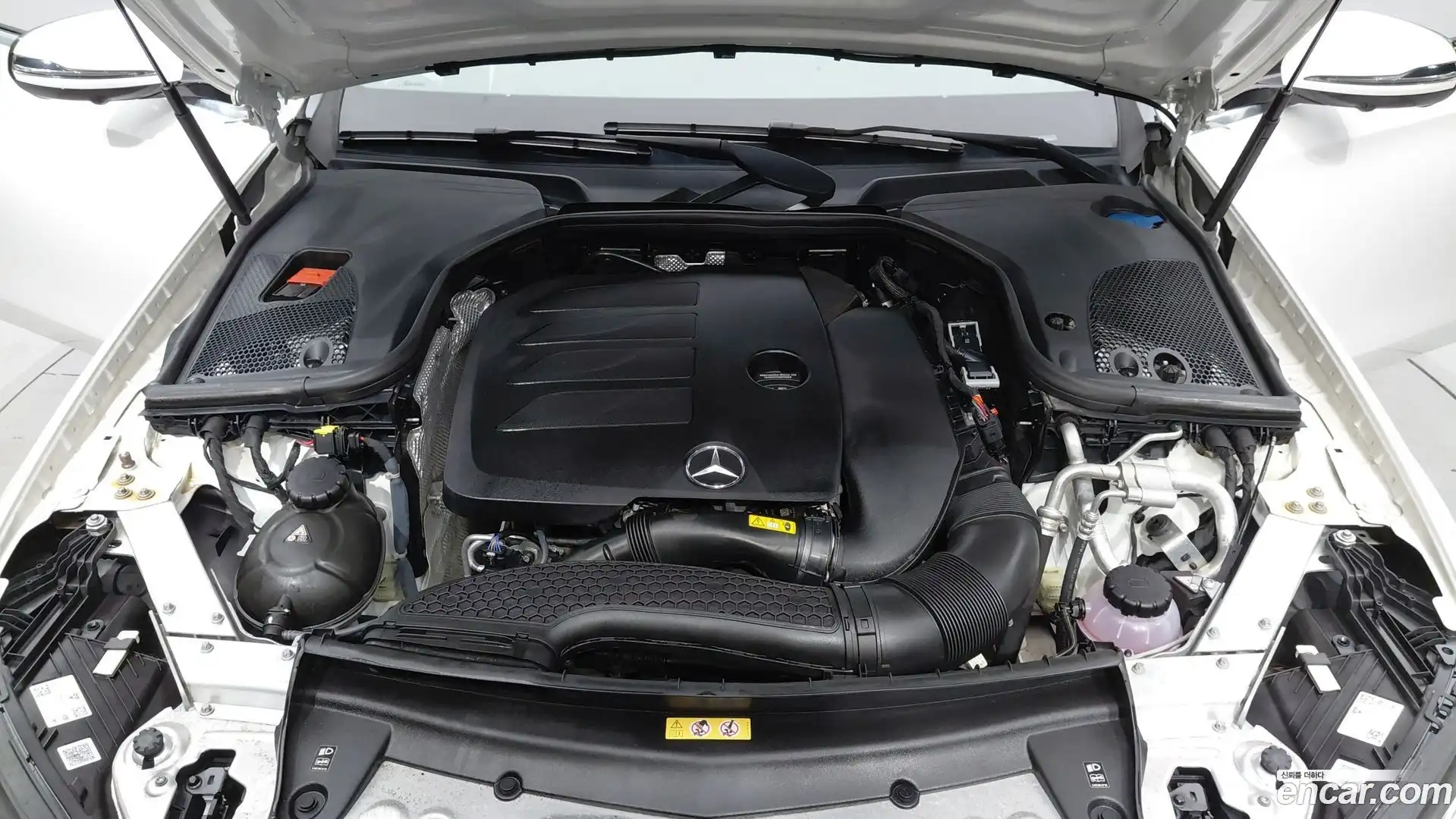 E-Class Mercedes-Benz 2022.4-OUTER-006