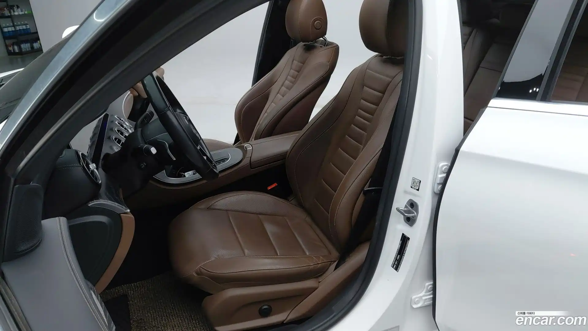 E-Class Mercedes-Benz 2022.4-INNER-010