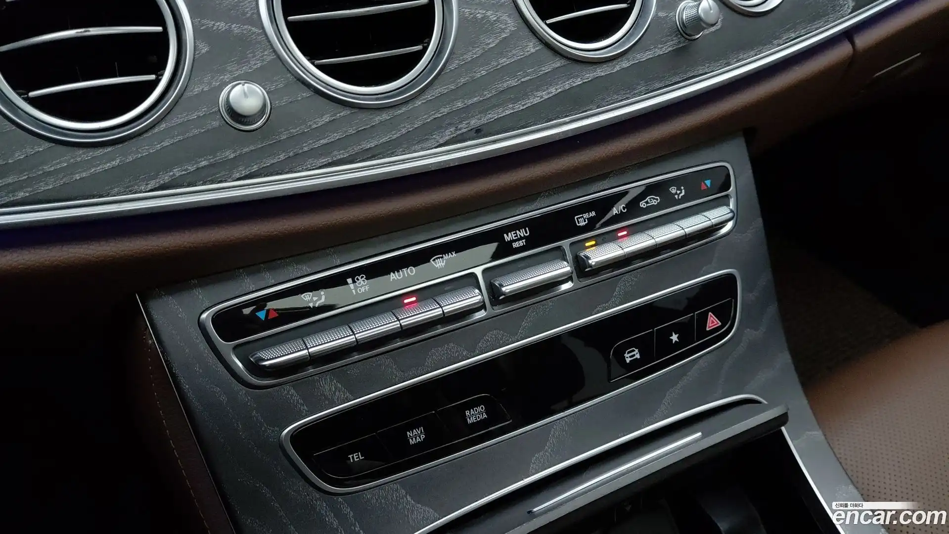 E-Class Mercedes-Benz 2022.4-OPTION-019