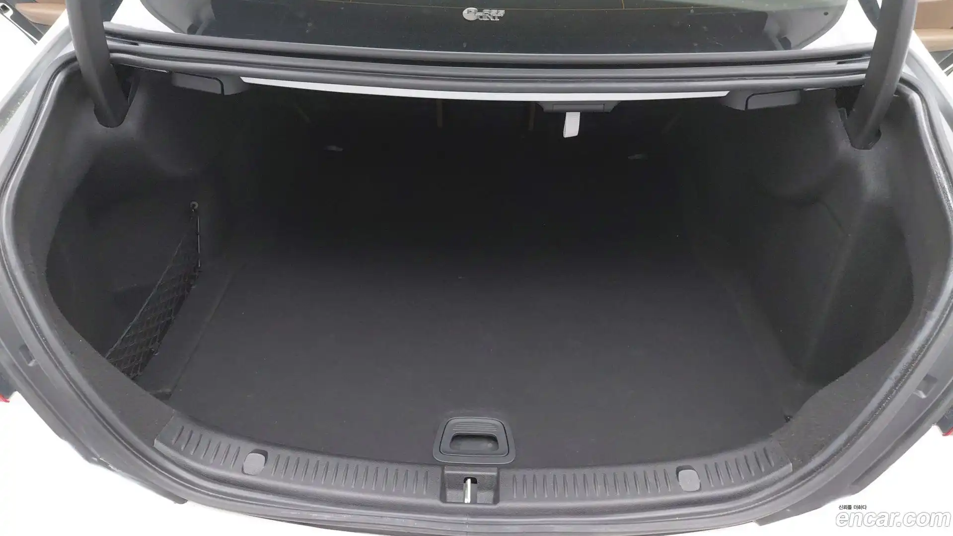E-Class Mercedes-Benz 2022.4-OPTION-022