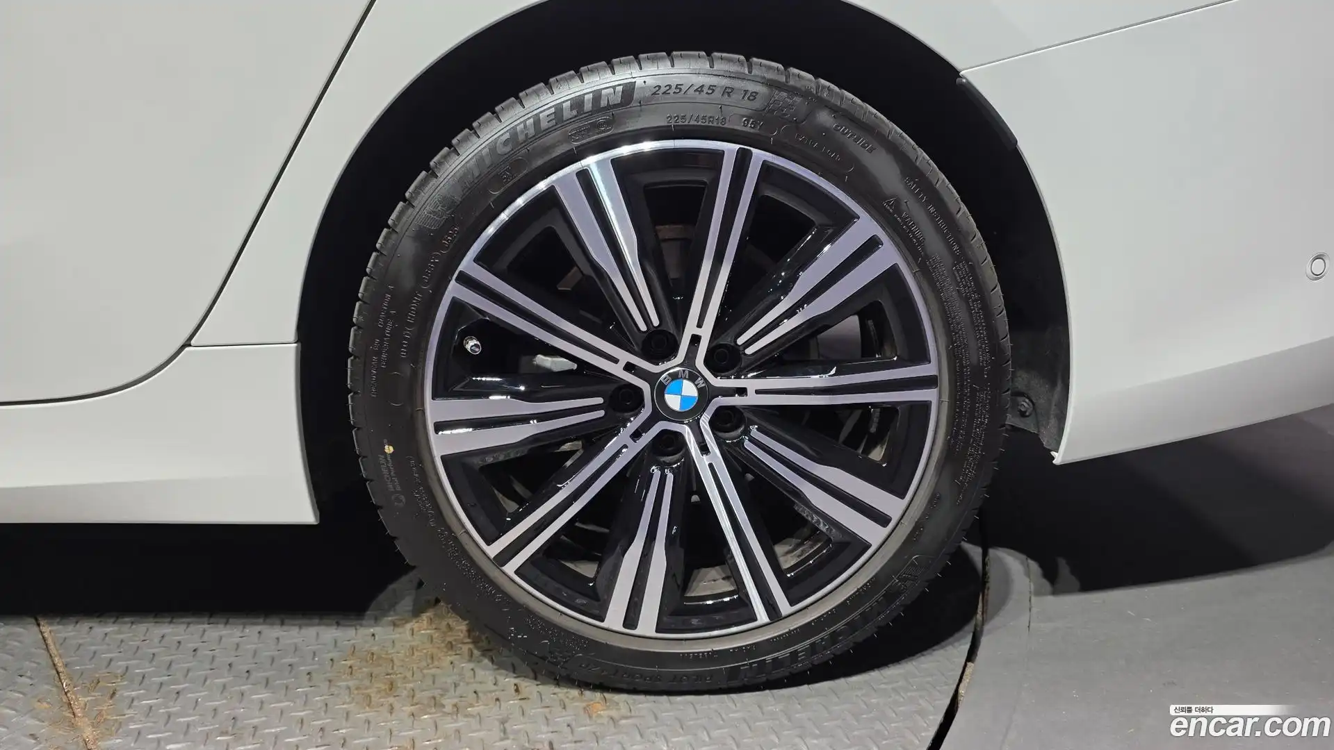 3-Series BMW 2025.9-OUTER-031