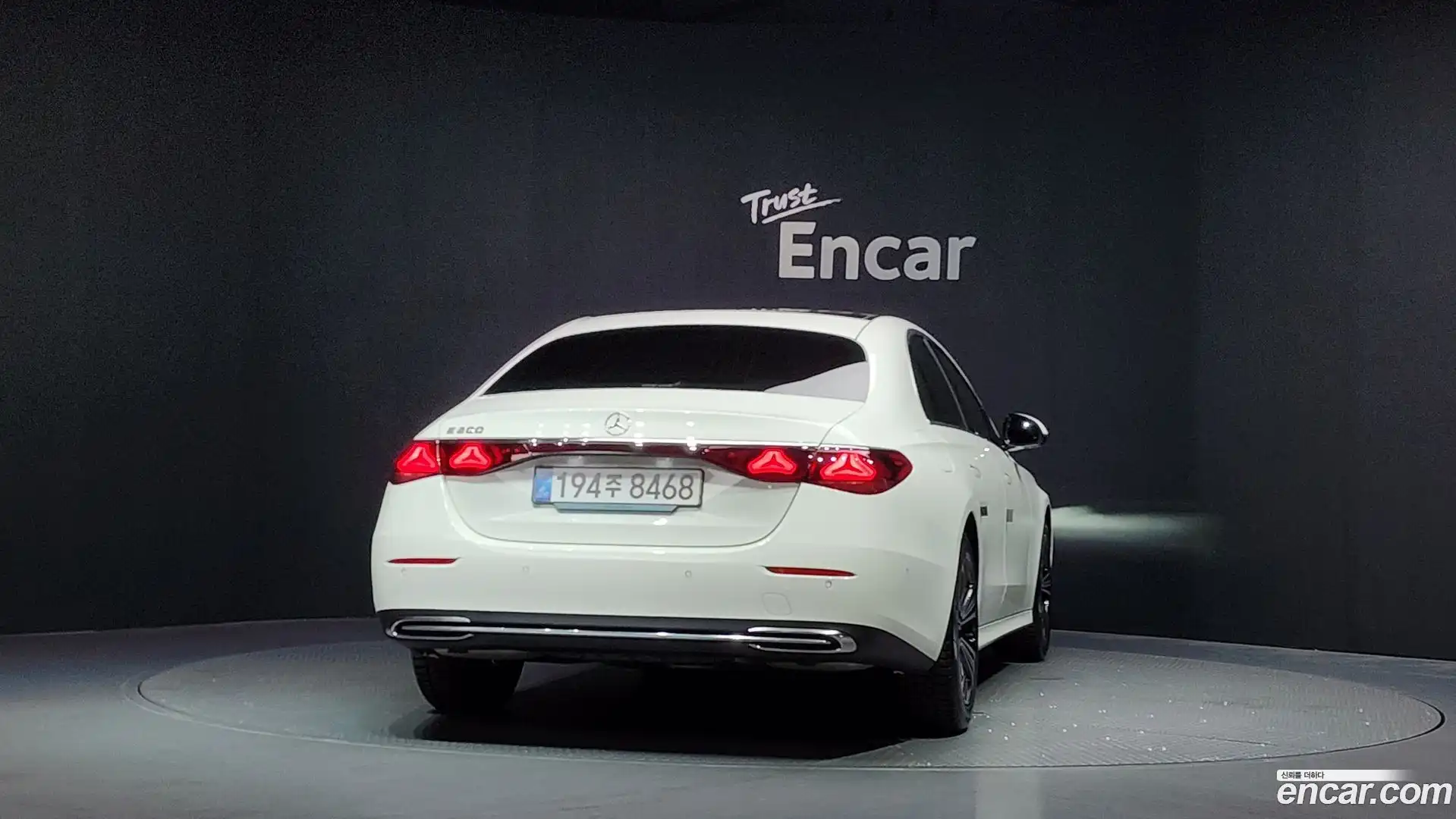 E-Class Mercedes-Benz 2025.5-OUTER-004