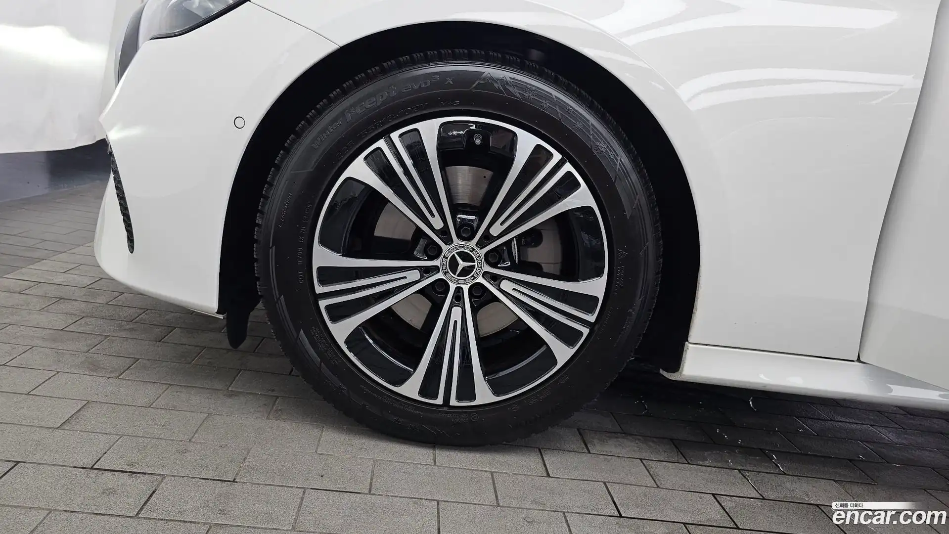 E-Class Mercedes-Benz 2025.5-OUTER-005