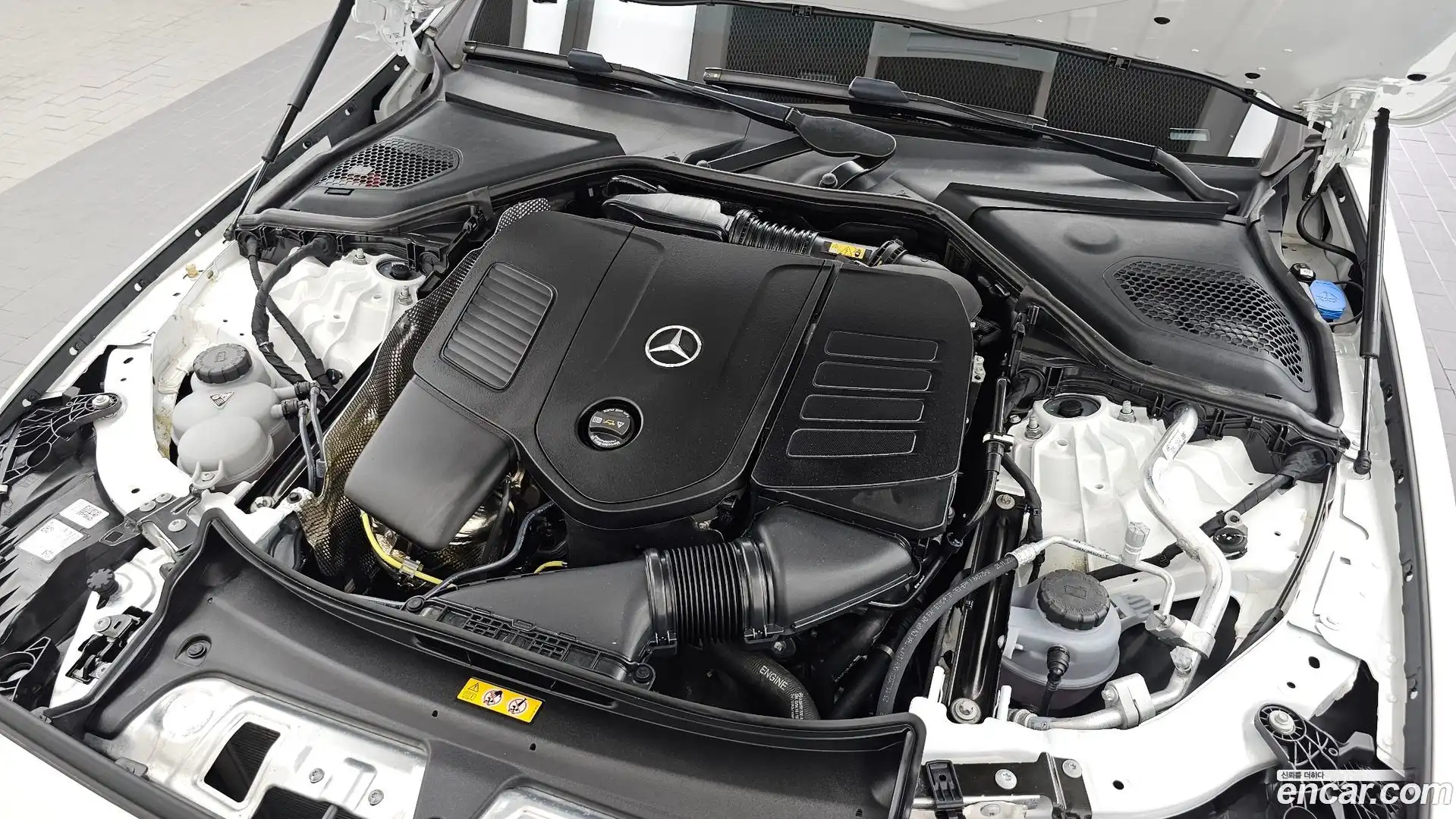 E-Class Mercedes-Benz 2025.5-OUTER-006