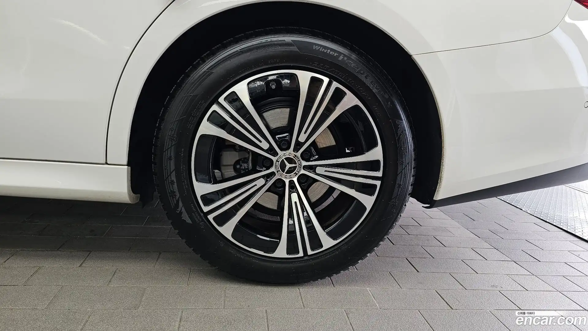 E-Class Mercedes-Benz 2025.5-OUTER-031