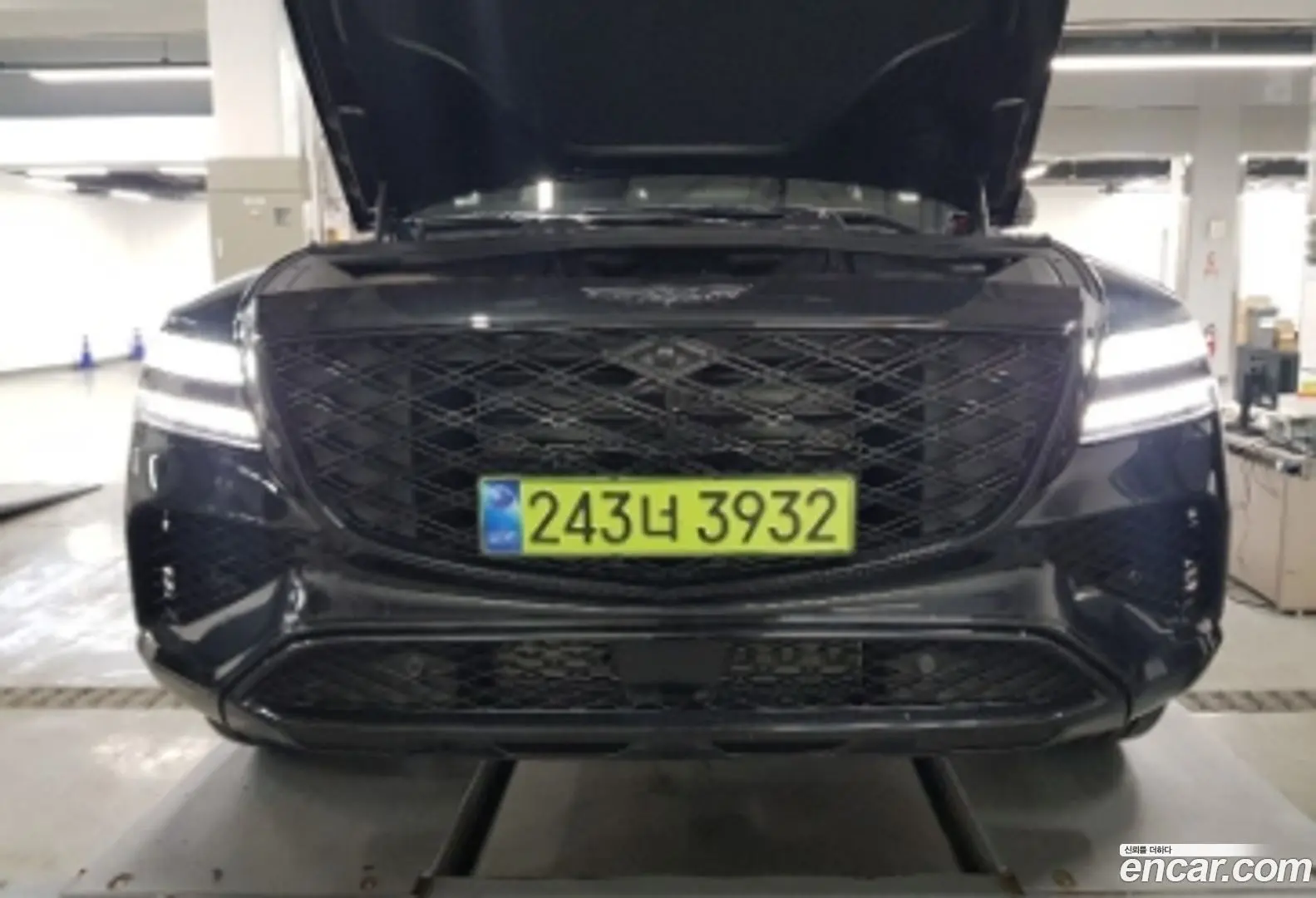 Main__Slider__Photo:GV80 Genesis 2025.10-0