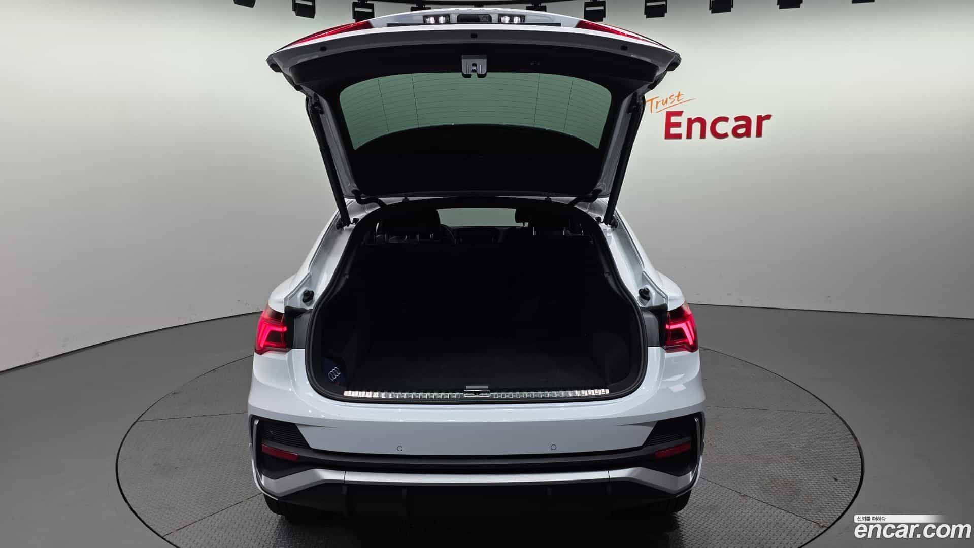 Q3 Audi 2022.4-OPTION-023