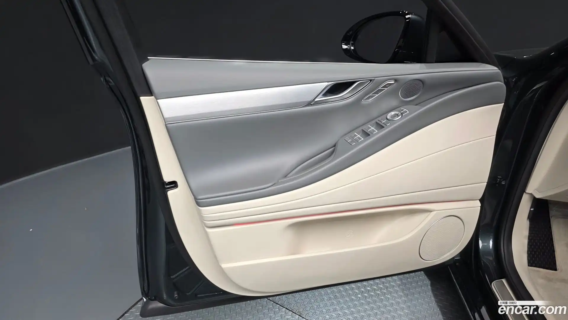 G80 Genesis 2025.4-INNER-034