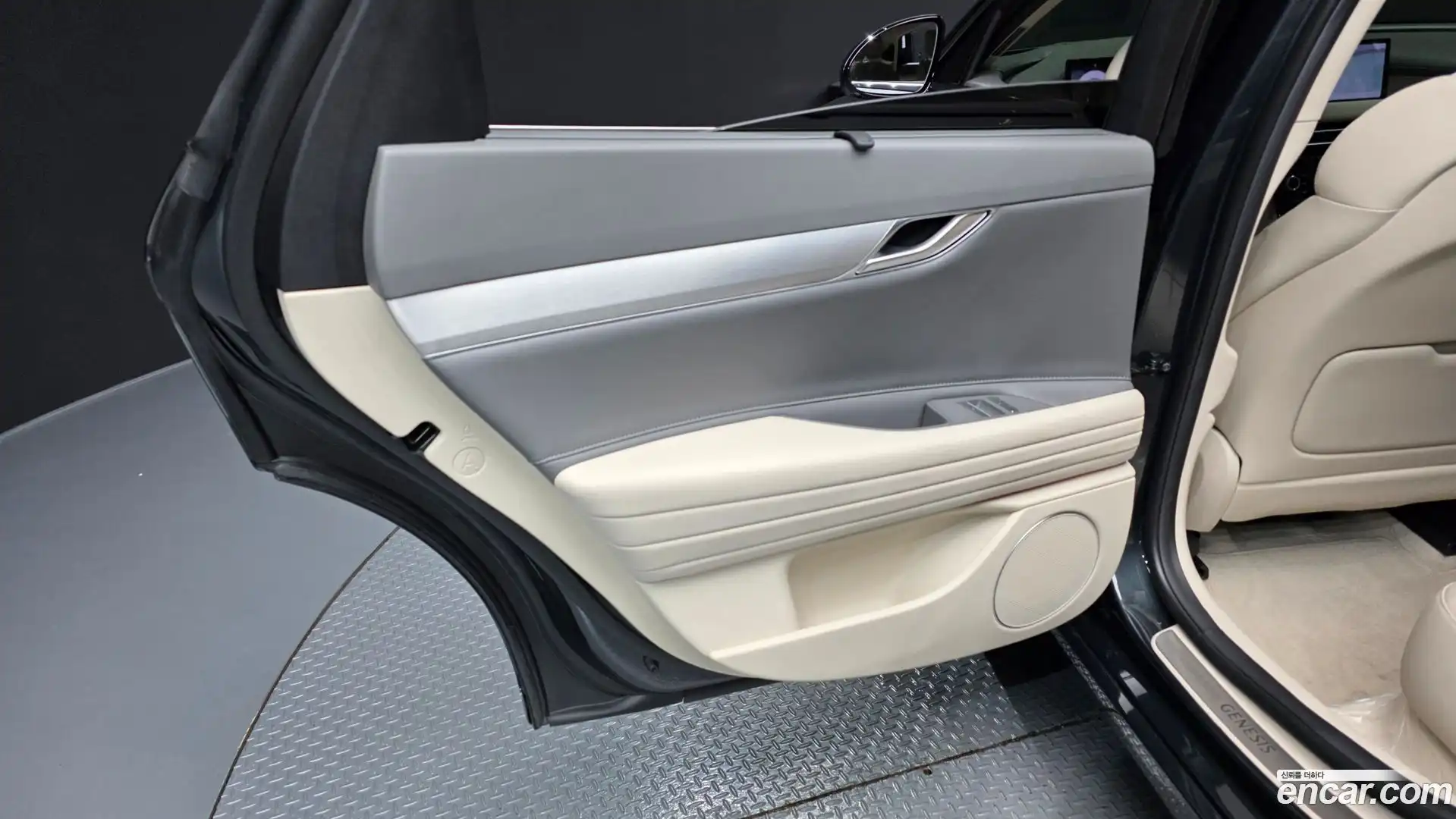 G80 Genesis 2025.4-INNER-035