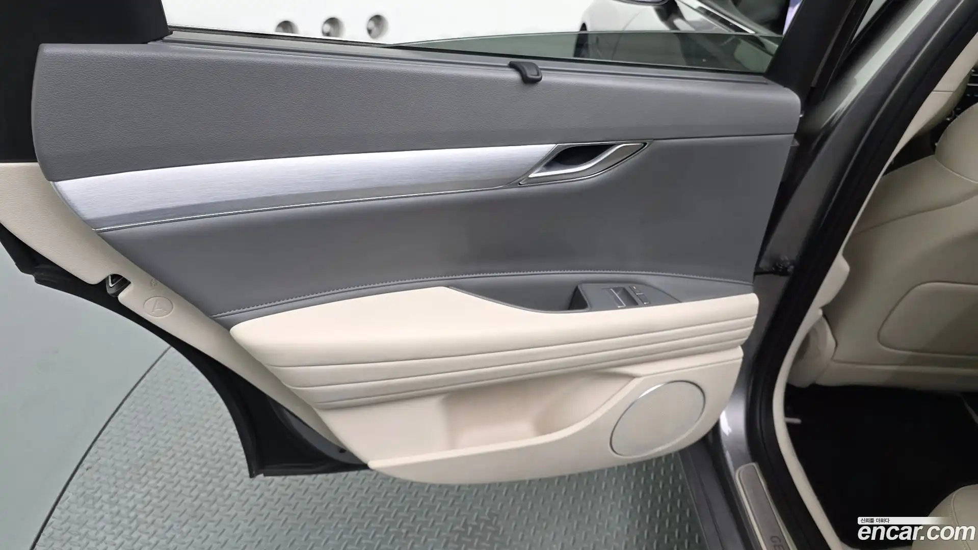 G80 Genesis 2024.2-INNER-035