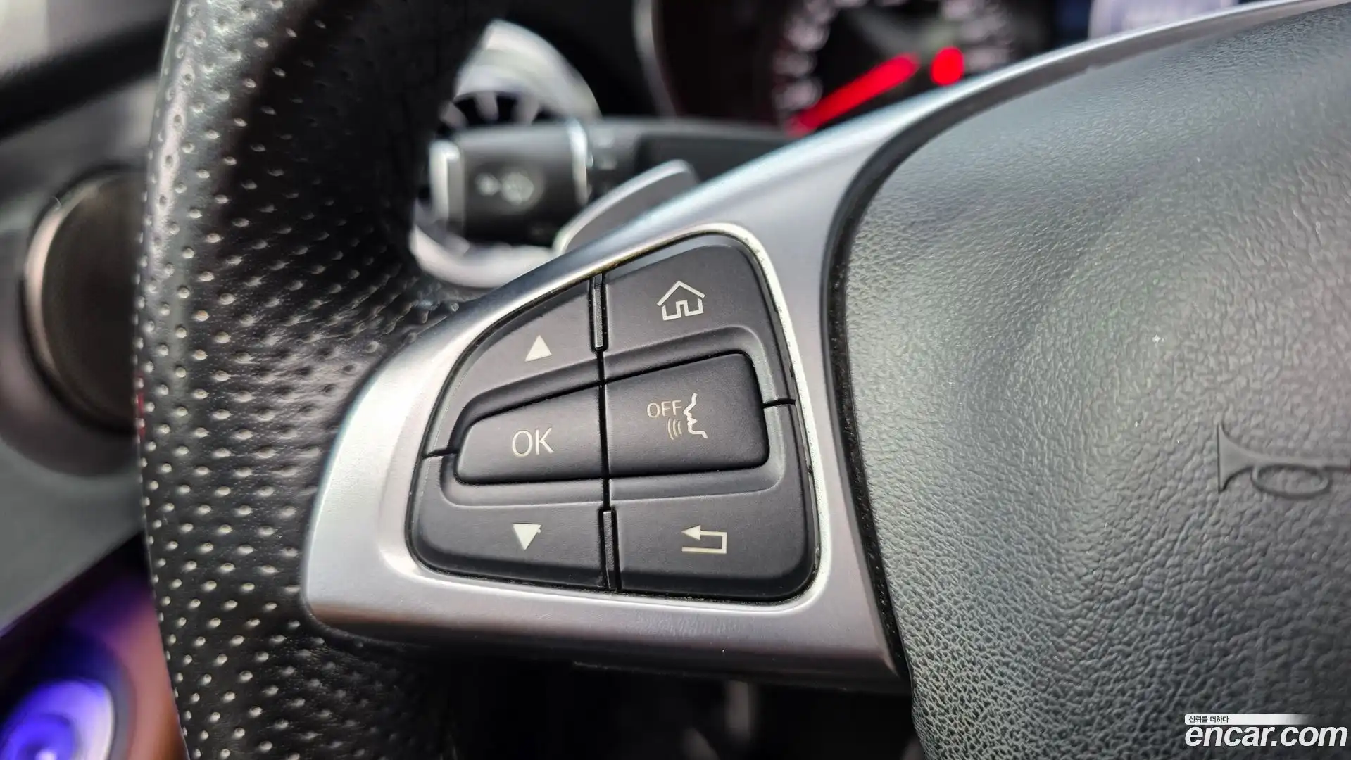 C-Class Mercedes-Benz 2018.3-OPTION-018