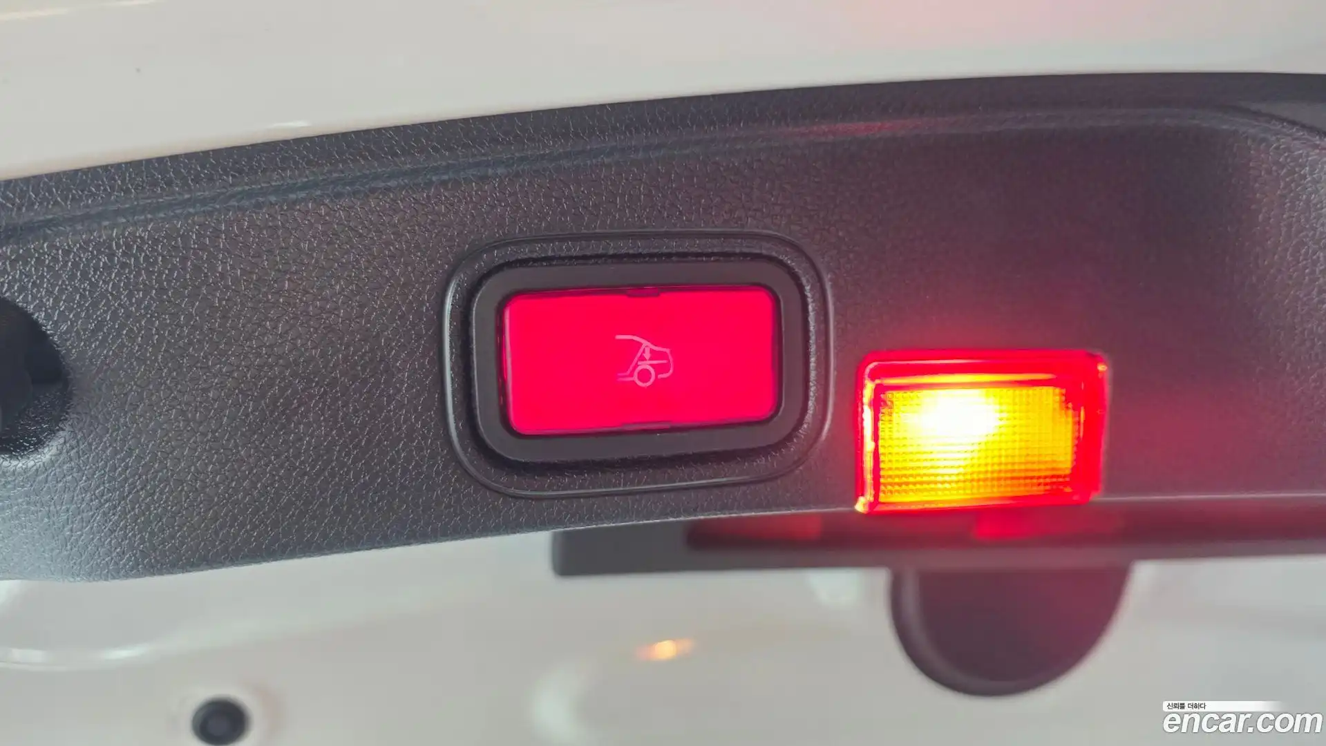 C-Class Mercedes-Benz 2018.3-OPTION-024