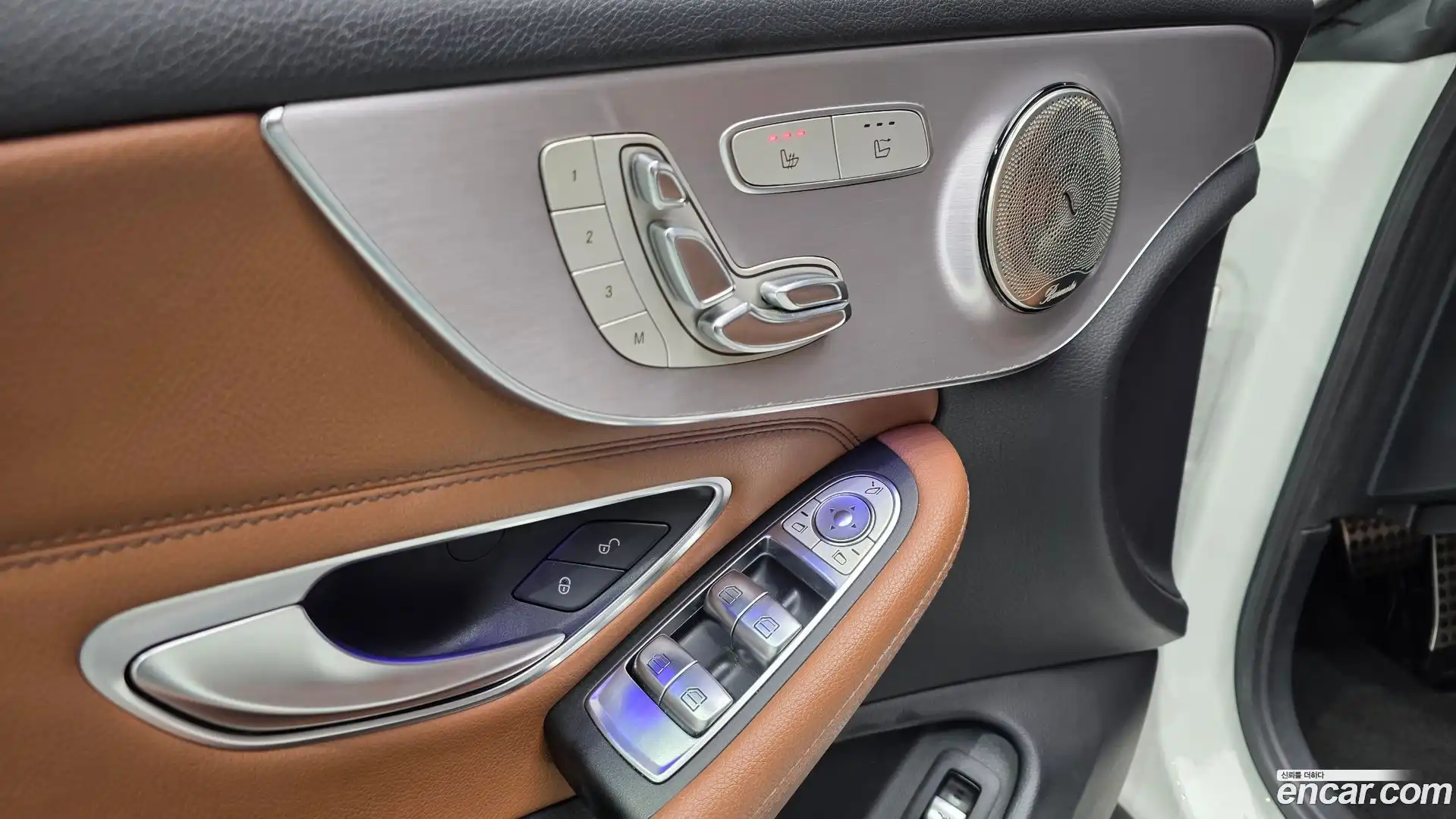 C-Class Mercedes-Benz 2018.3-OPTION-041