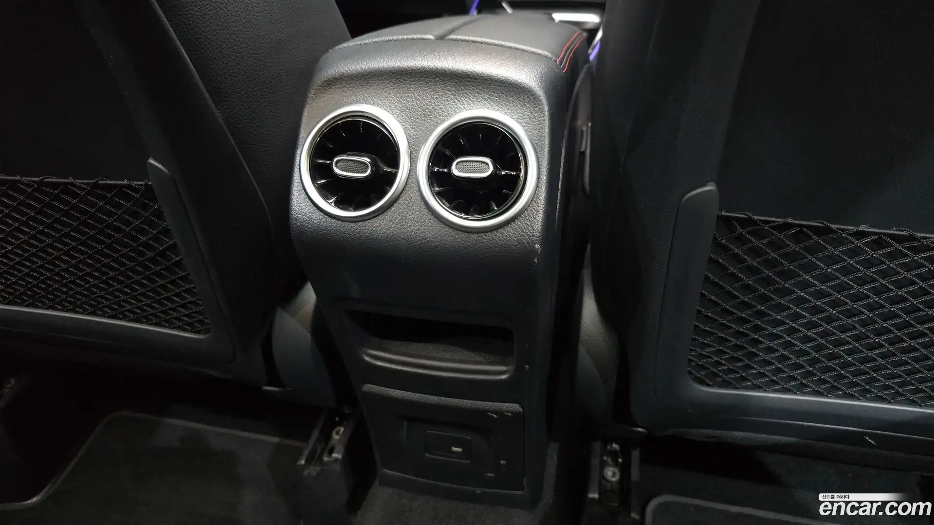 GLA-Class Mercedes-Benz 2021.11-OPTION-044