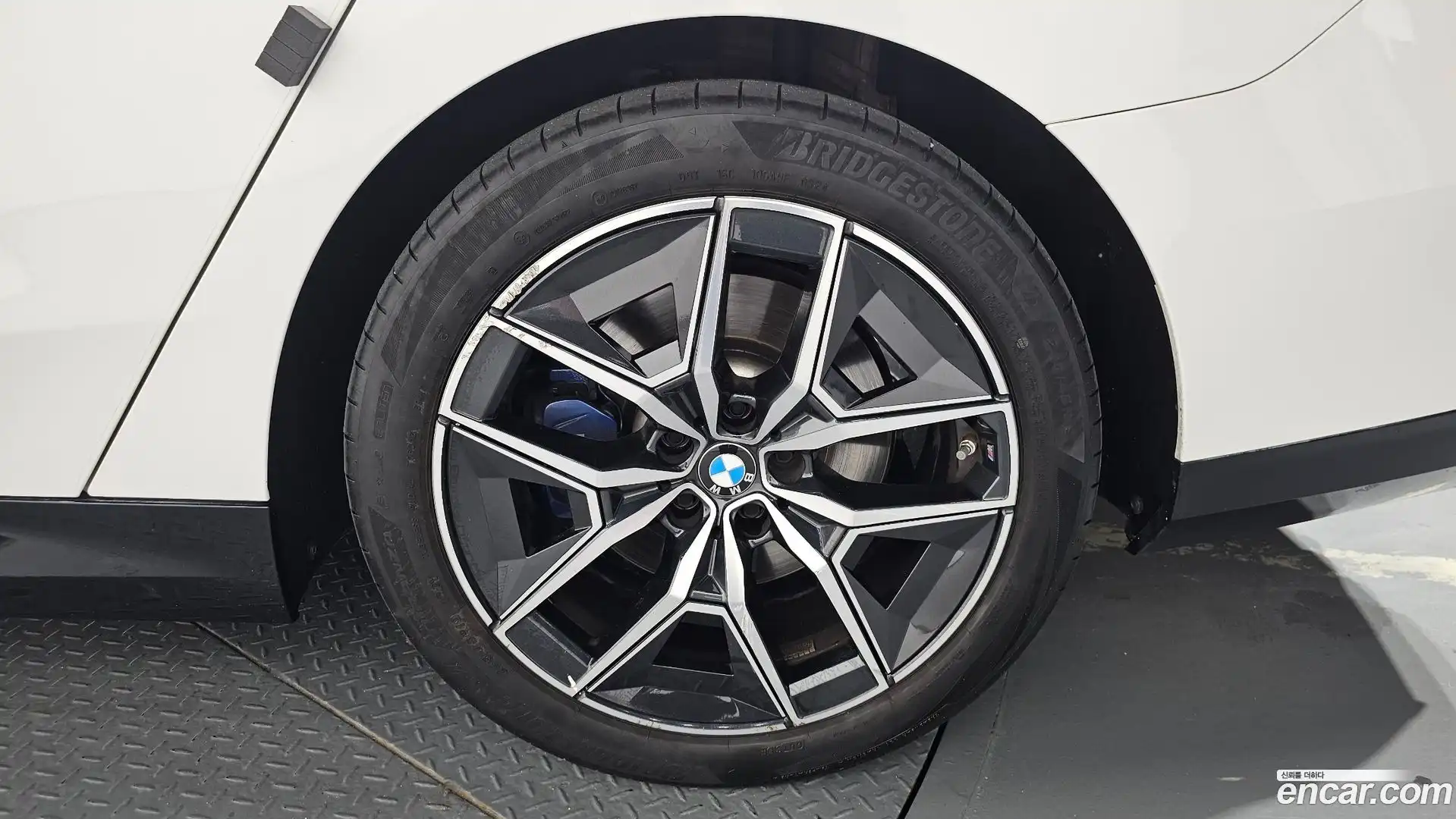 5-Series BMW 2024.7-OUTER-031