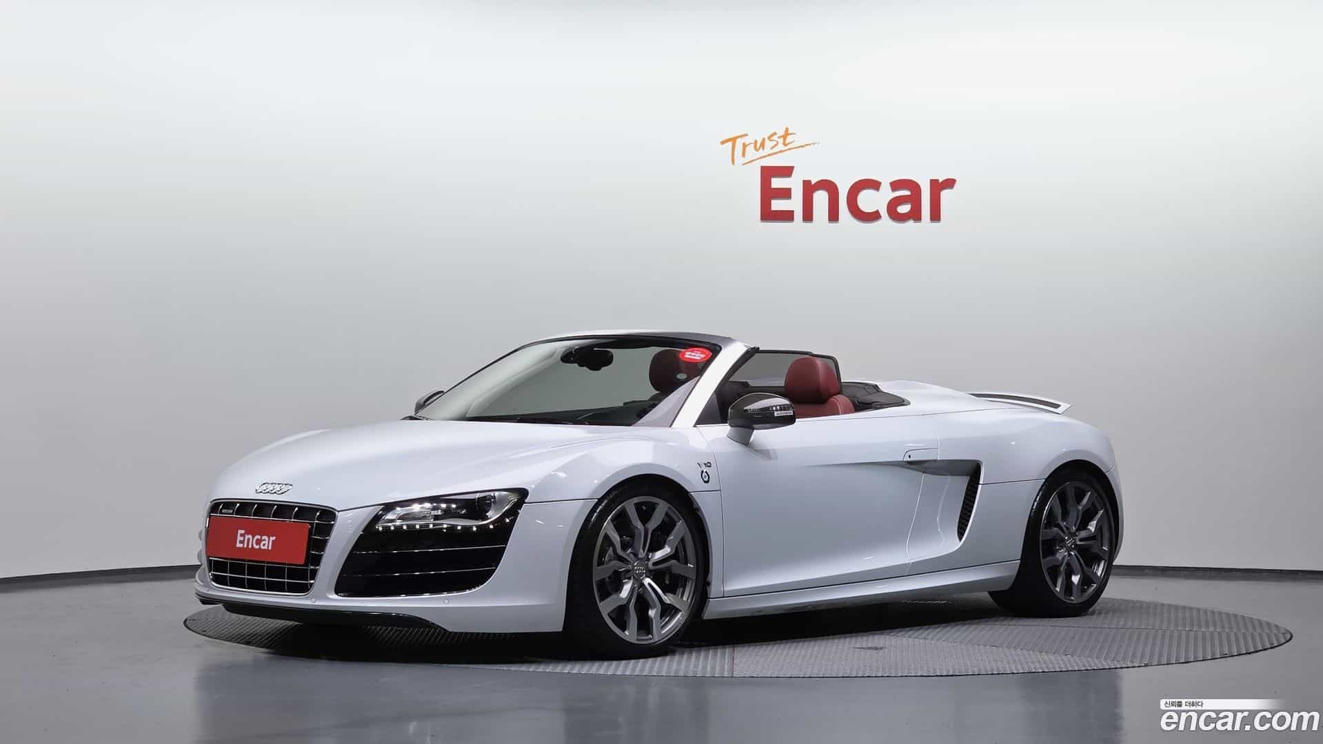 R8 Audi 2011.9-OUTER-001
