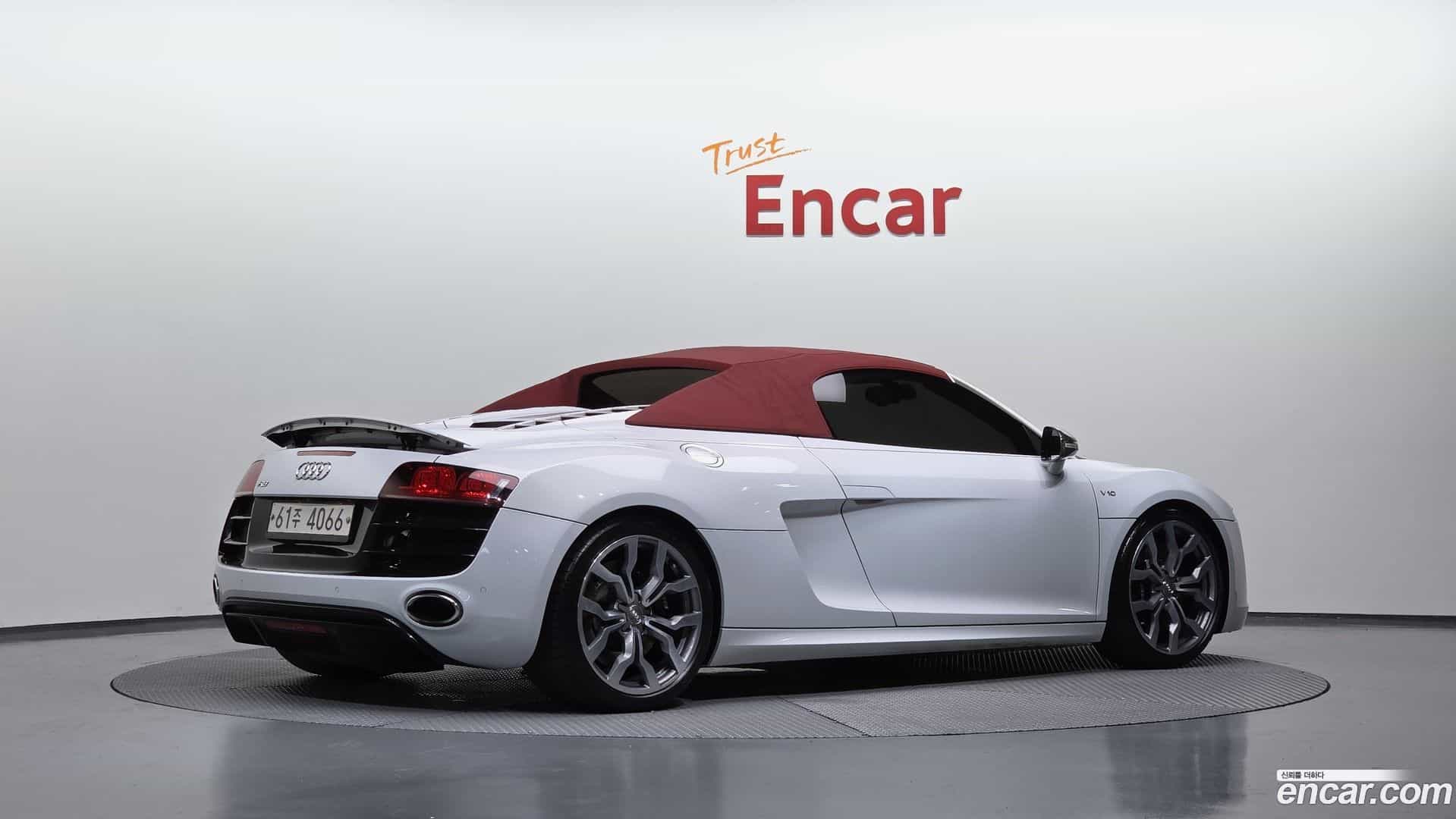 R8 Audi 2011.9-OUTER-002