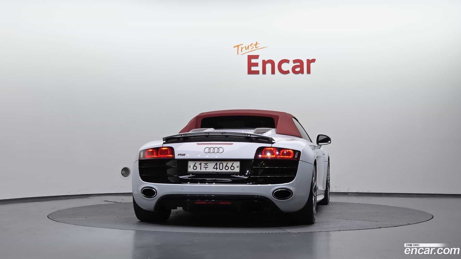 R8 Audi 2011.9-OUTER-004