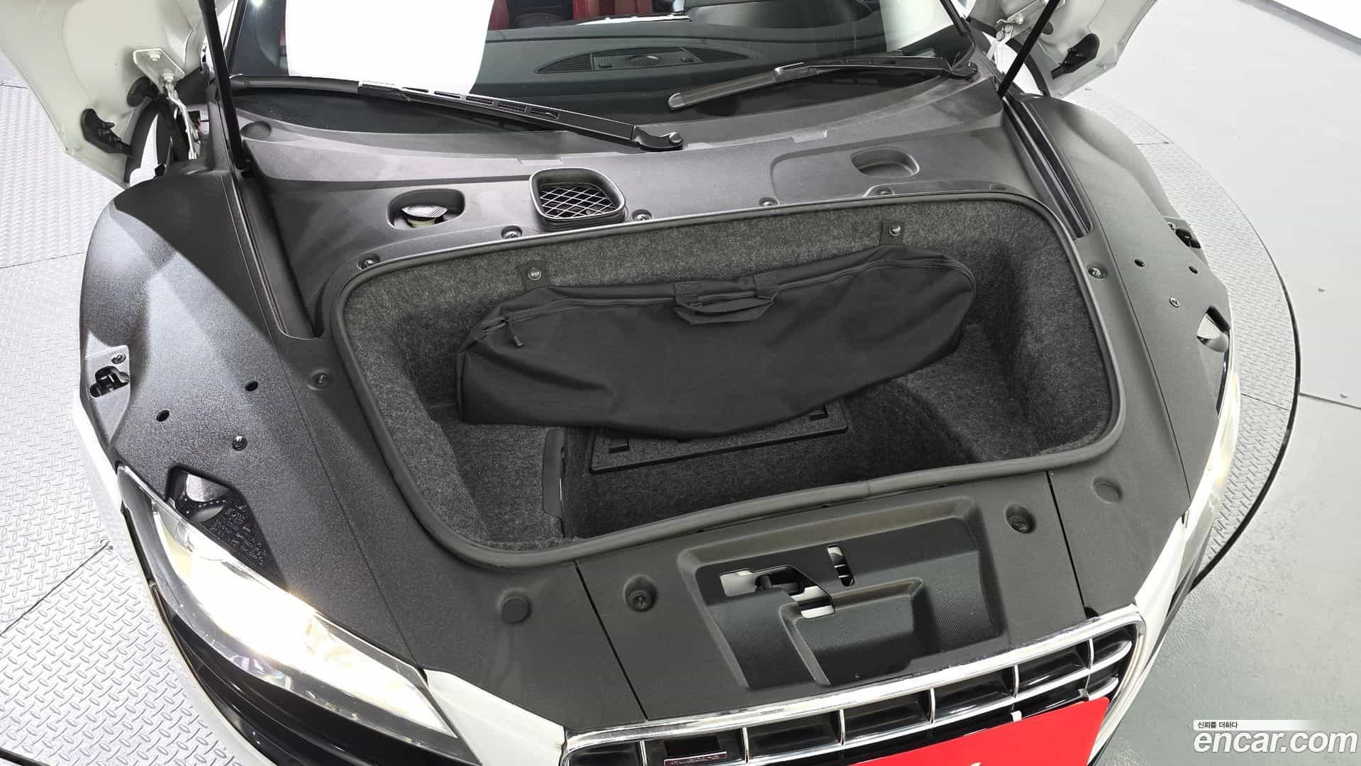 R8 Audi 2011.9-OUTER-006