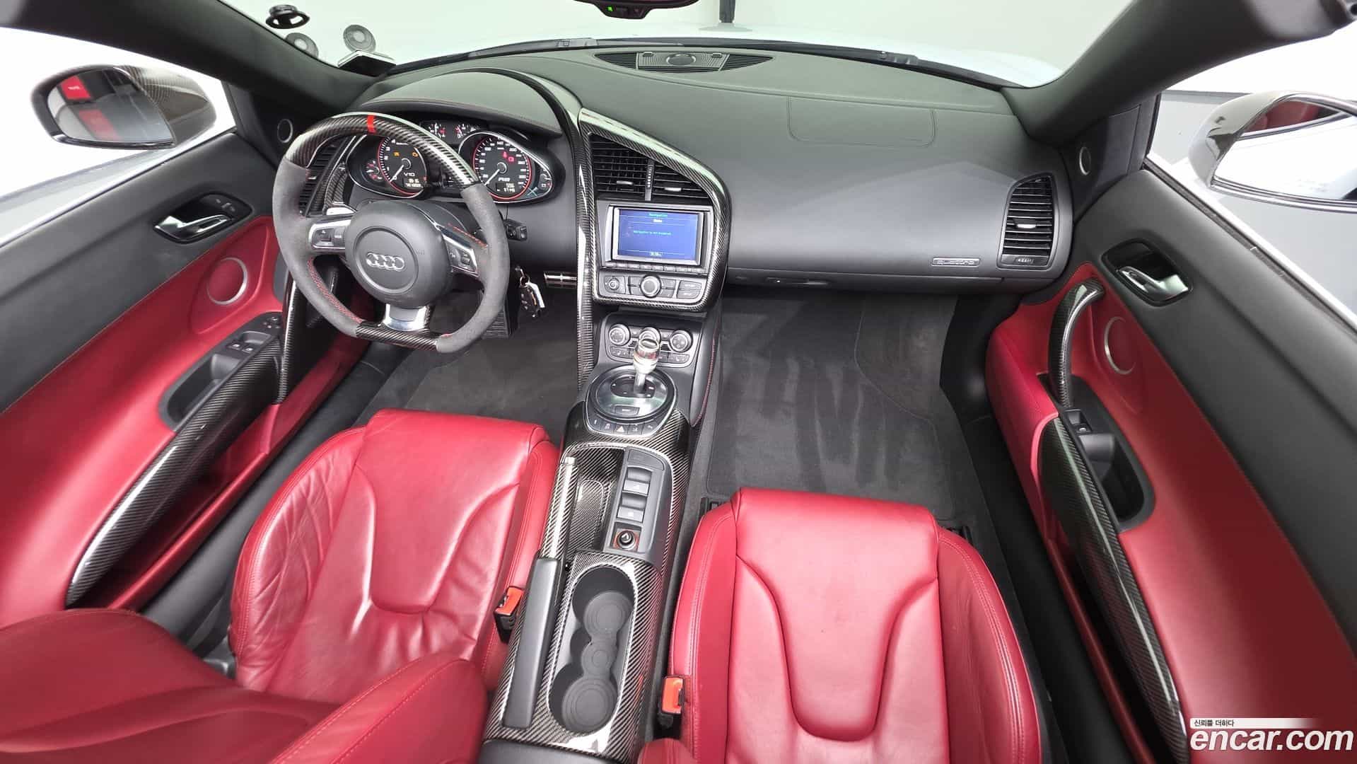 R8 Audi 2011.9-INNER-007