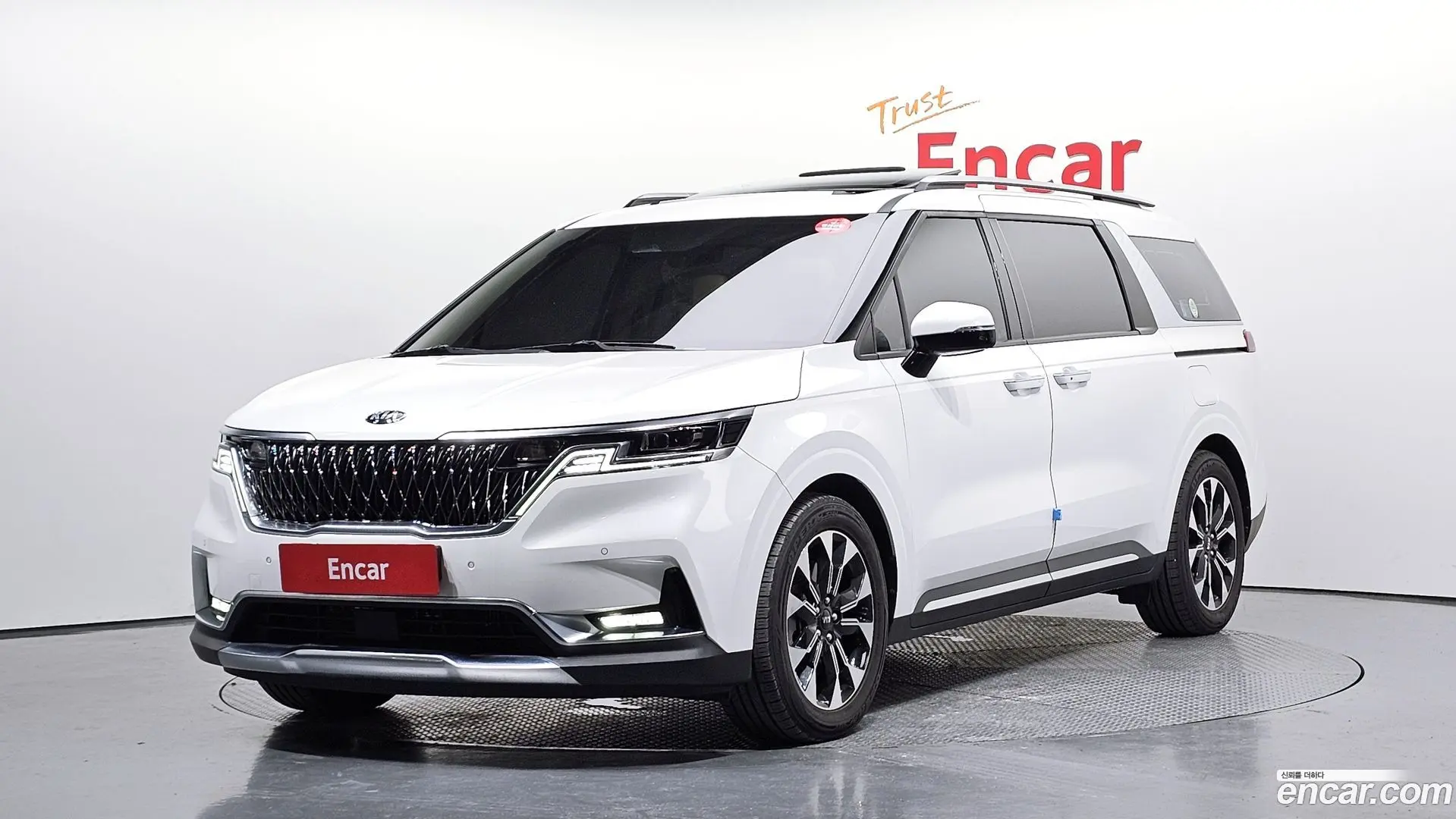Main__Slider__Photo:Canival Kia 2020.8-0