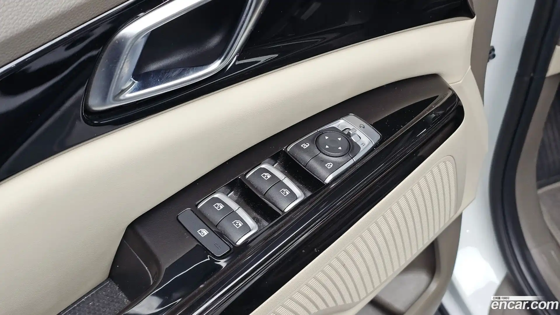 Canival Kia 2020.8-OPTION-024