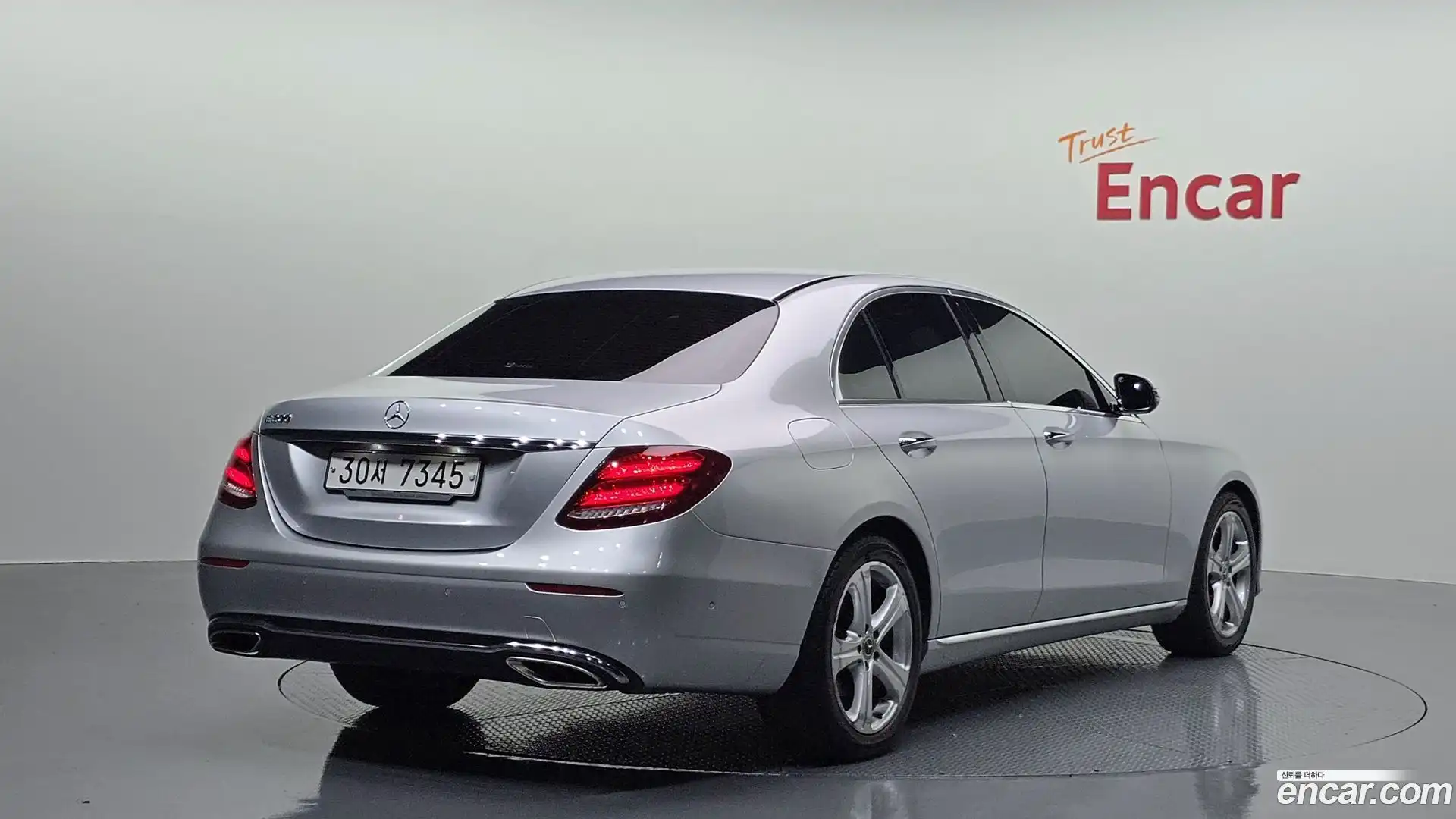 E-Class Mercedes-Benz 2018.0-OUTER-002