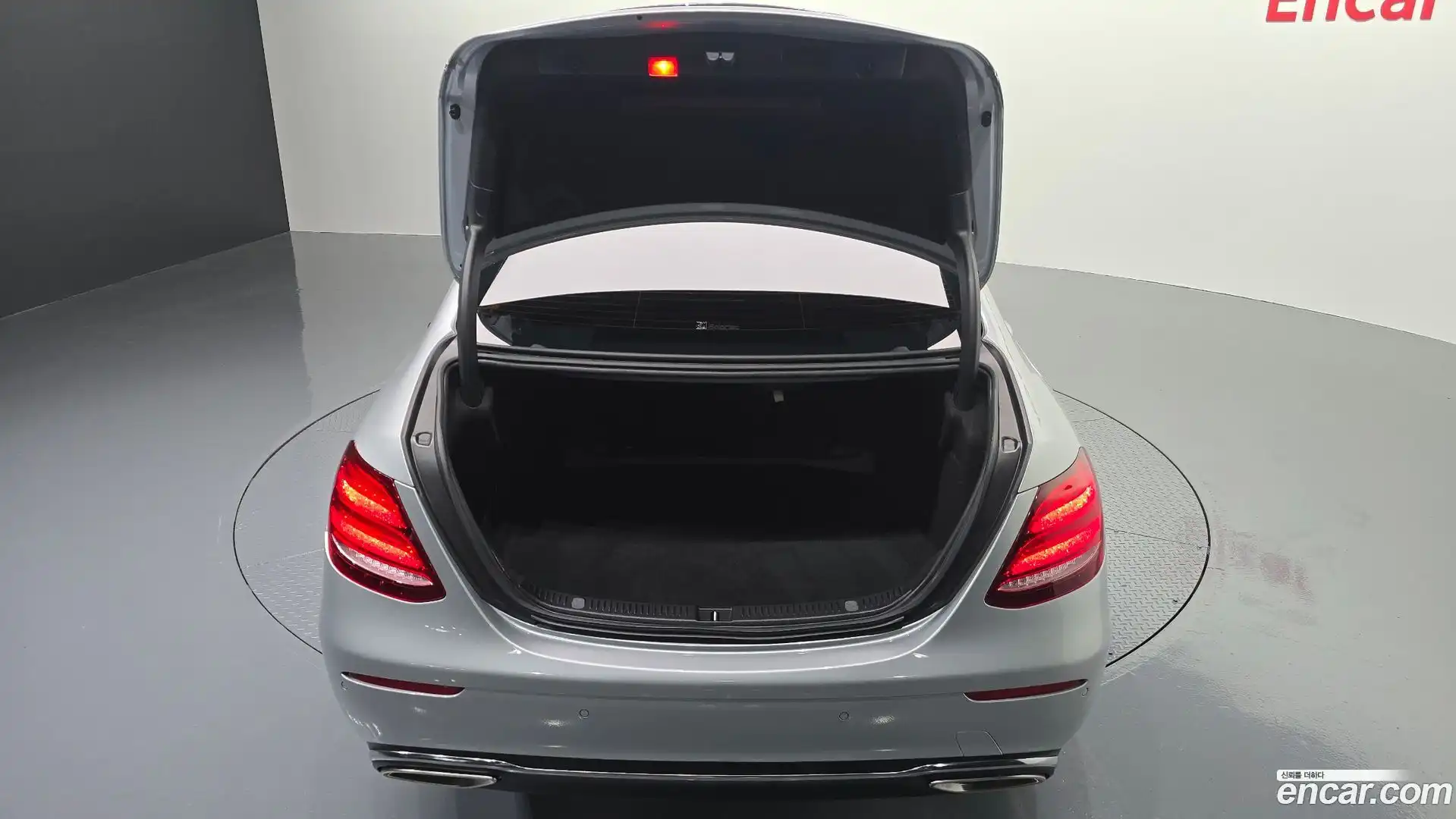 E-Class Mercedes-Benz 2018.0-OPTION-024
