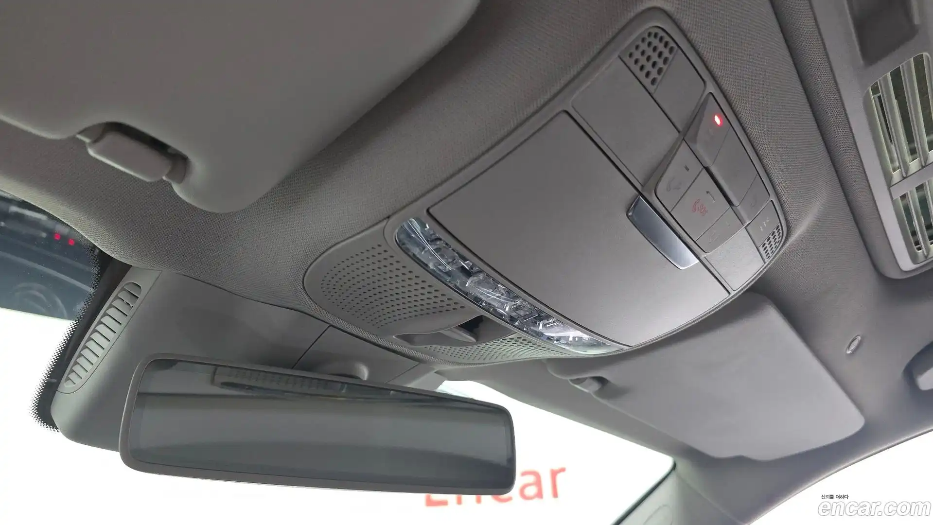 E-Class Mercedes-Benz 2018.0-OPTION-044