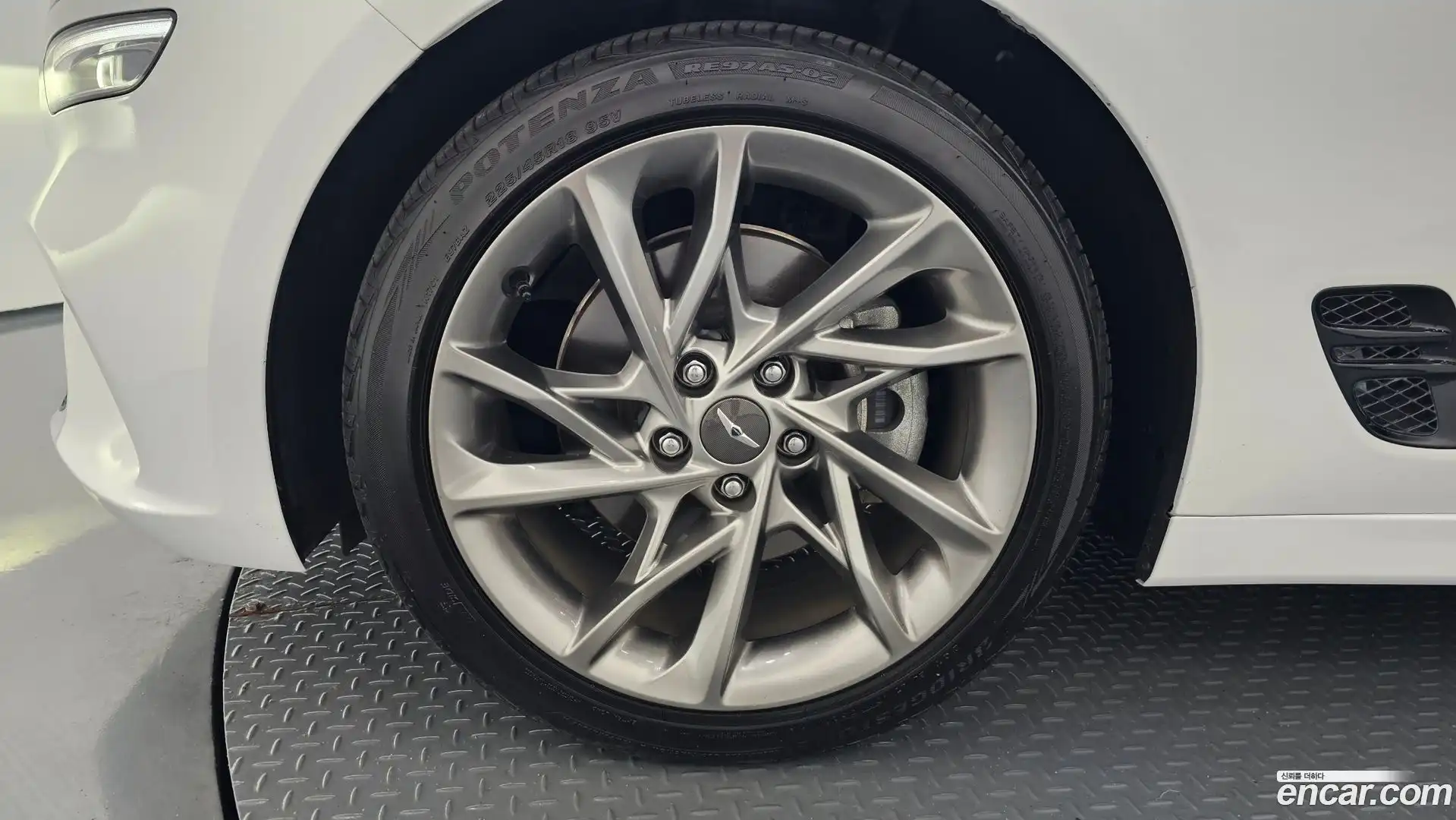 G70 Genesis 2022.1-OUTER-005