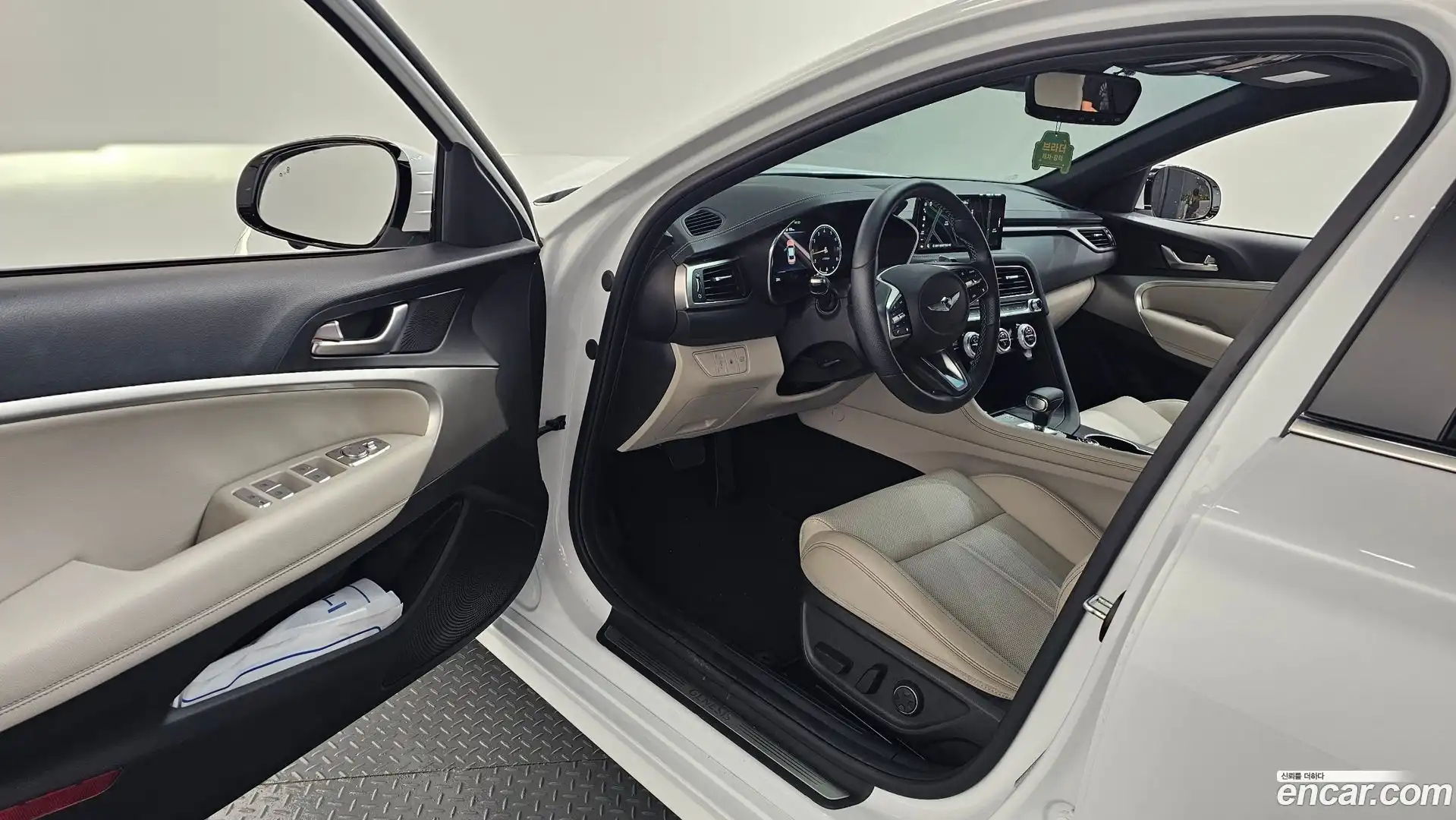 G70 Genesis 2022.1-INNER-010
