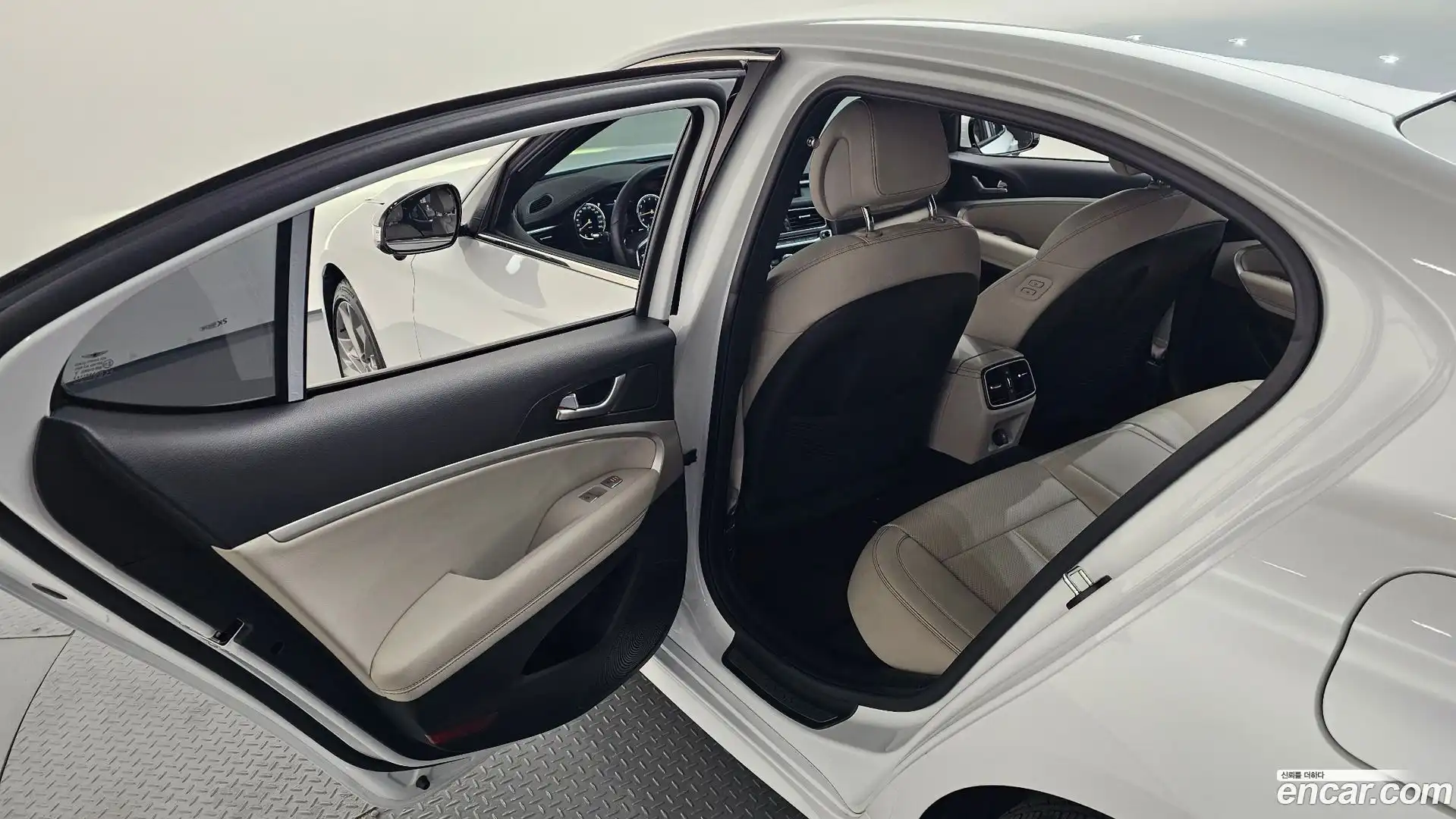 G70 Genesis 2022.1-OPTION-016