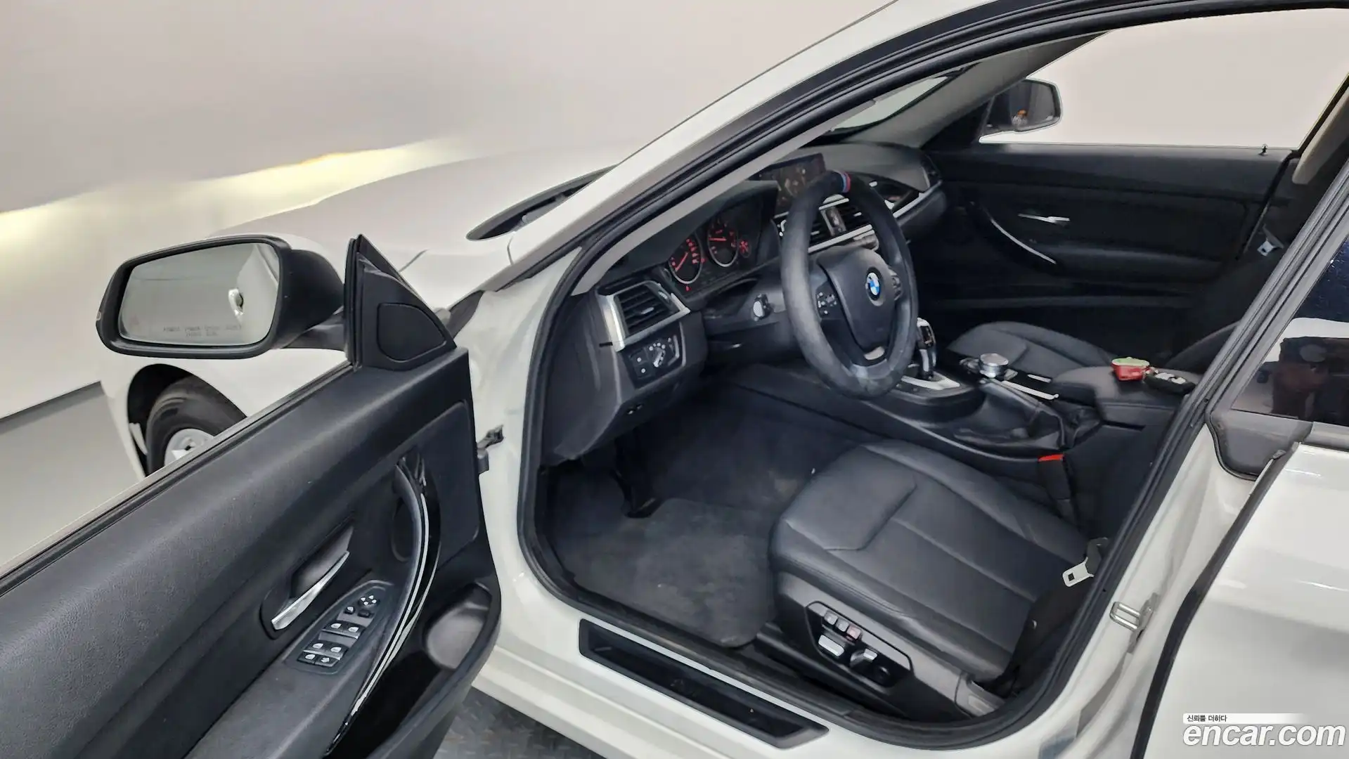 Gran Turismo BMW 2018.0-INNER-010