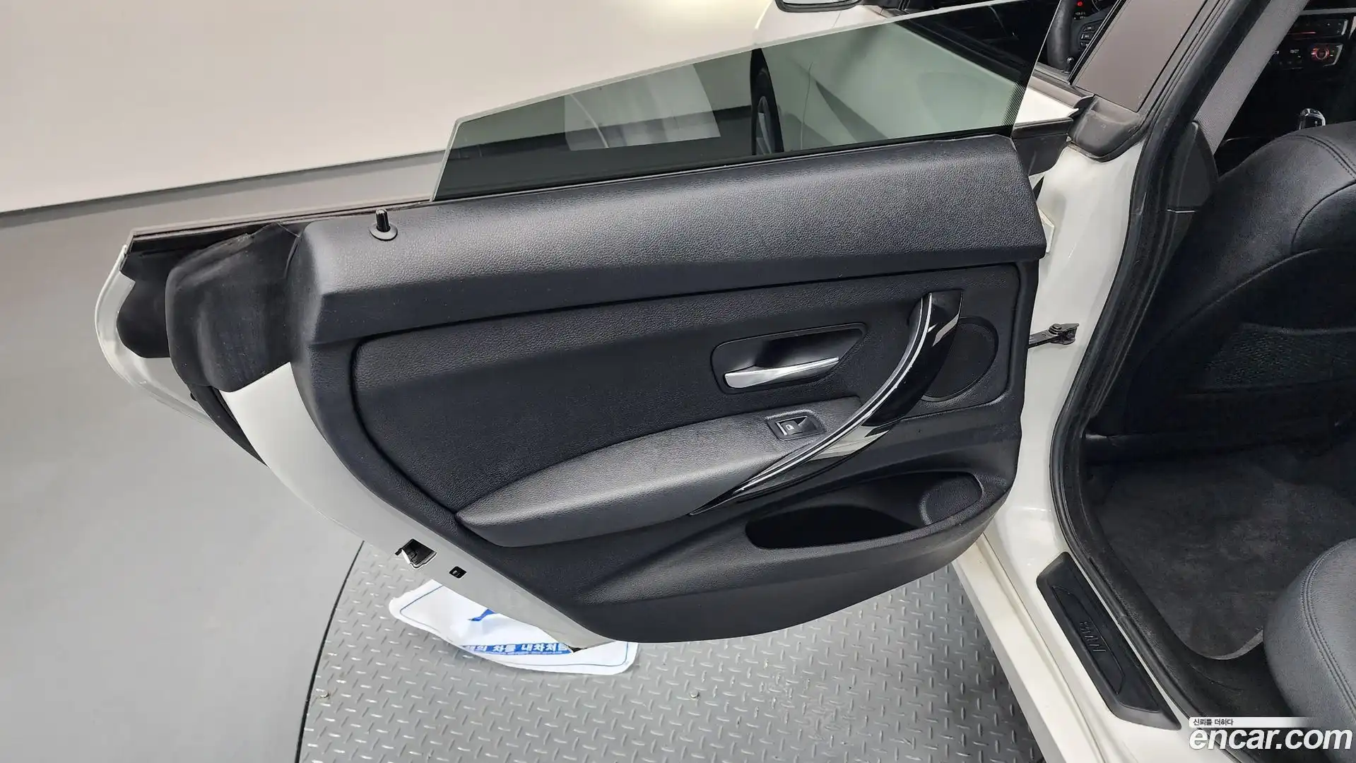 Gran Turismo BMW 2018.0-INNER-035