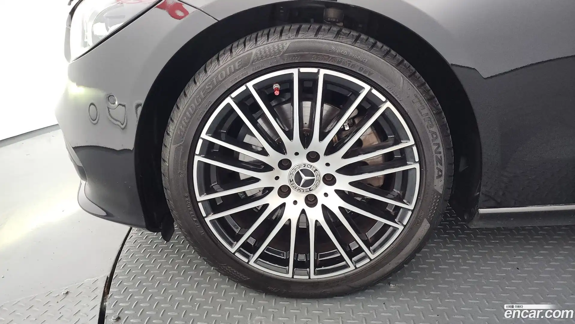 C-Class Mercedes-Benz 2024.1-OUTER-005