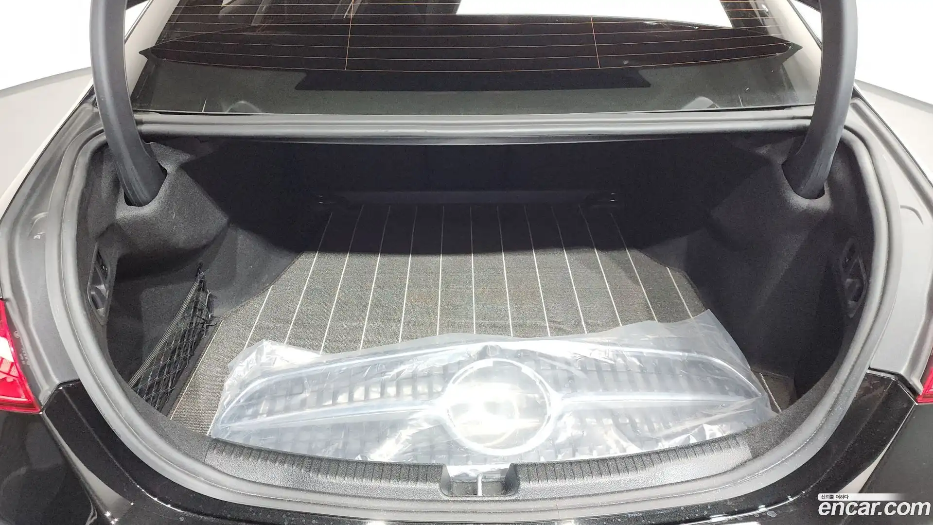 C-Class Mercedes-Benz 2024.1-OPTION-024