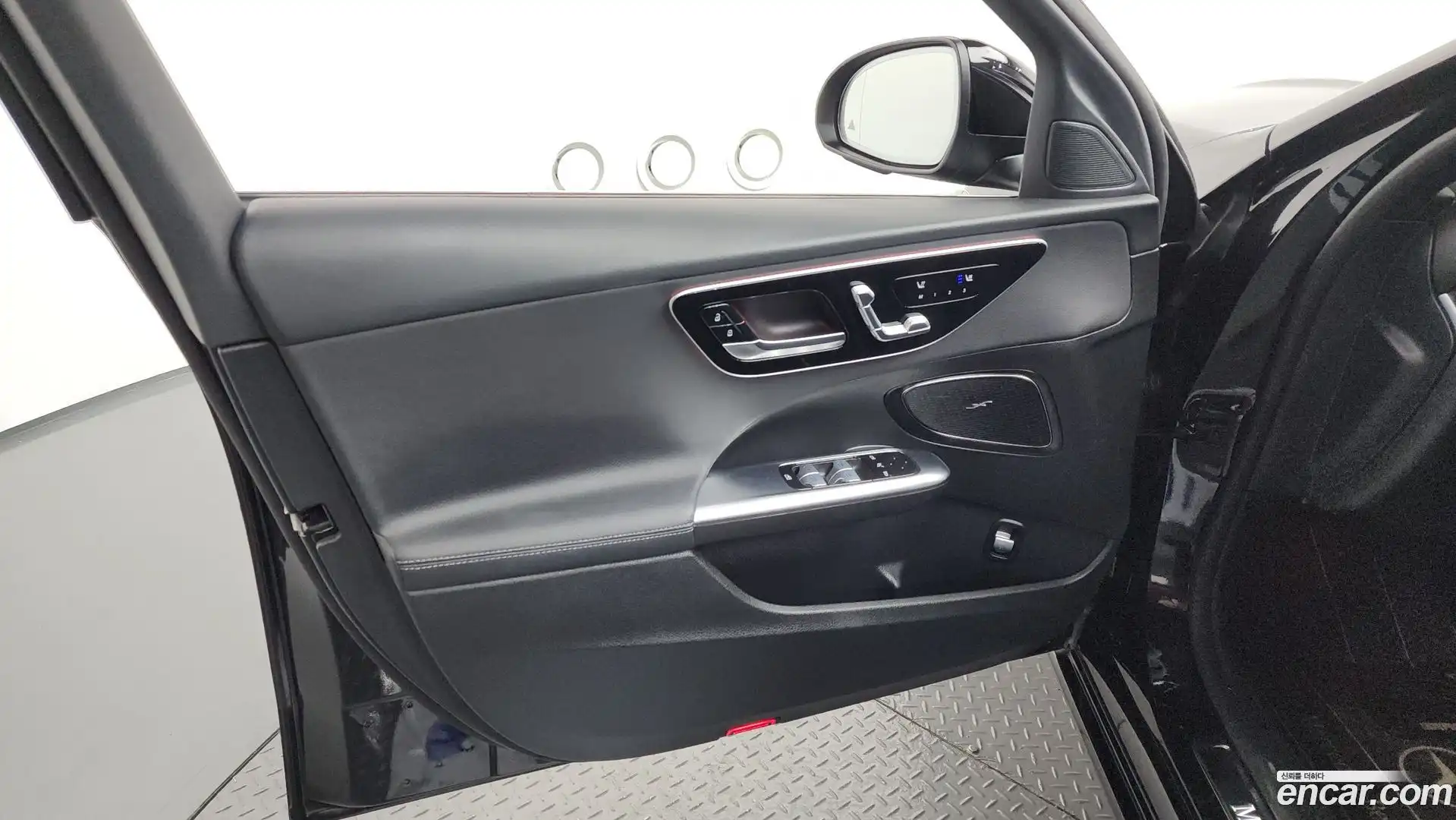 C-Class Mercedes-Benz 2024.1-INNER-034