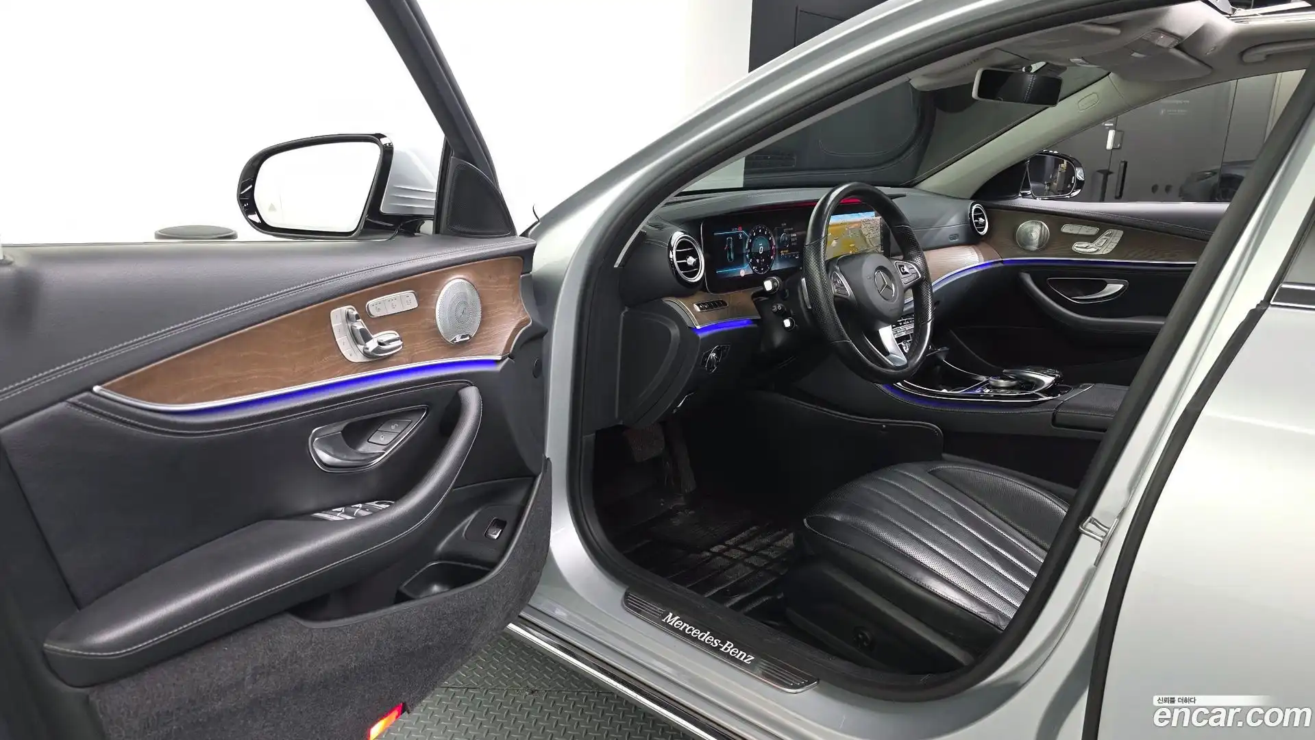 E-Class Mercedes-Benz 2017.10-INNER-010
