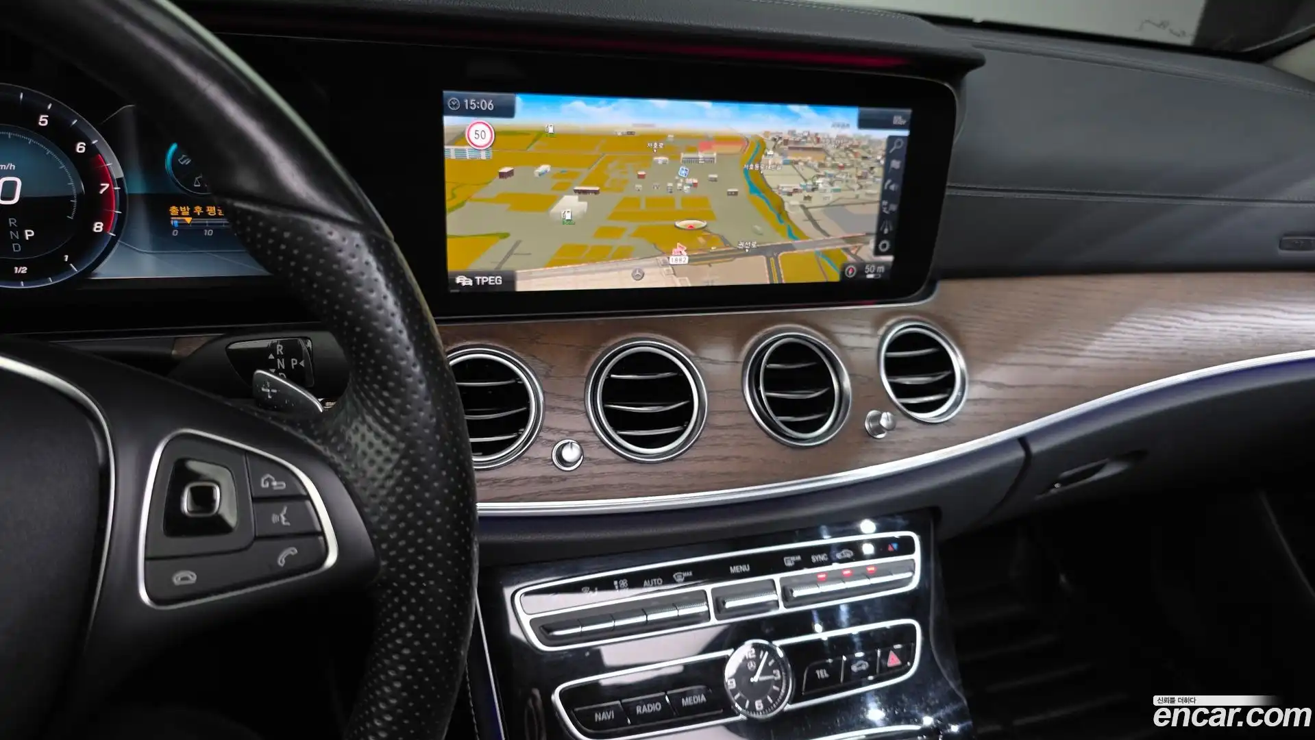 E-Class Mercedes-Benz 2017.10-OPTION-018