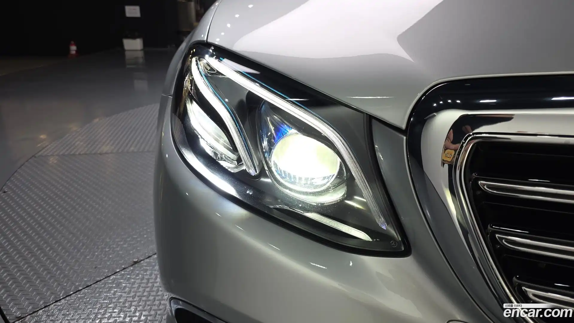 E-Class Mercedes-Benz 2017.10-OUTER-032