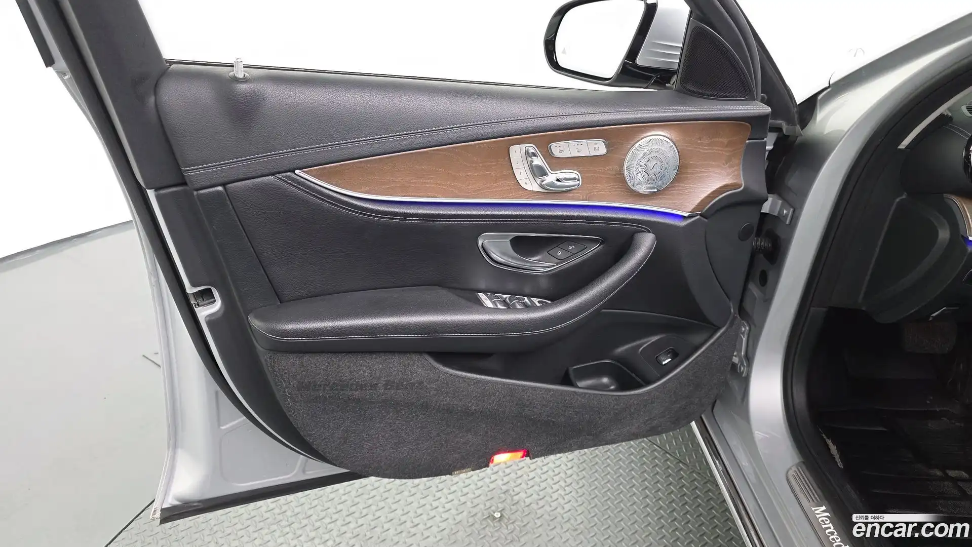 E-Class Mercedes-Benz 2017.10-INNER-034